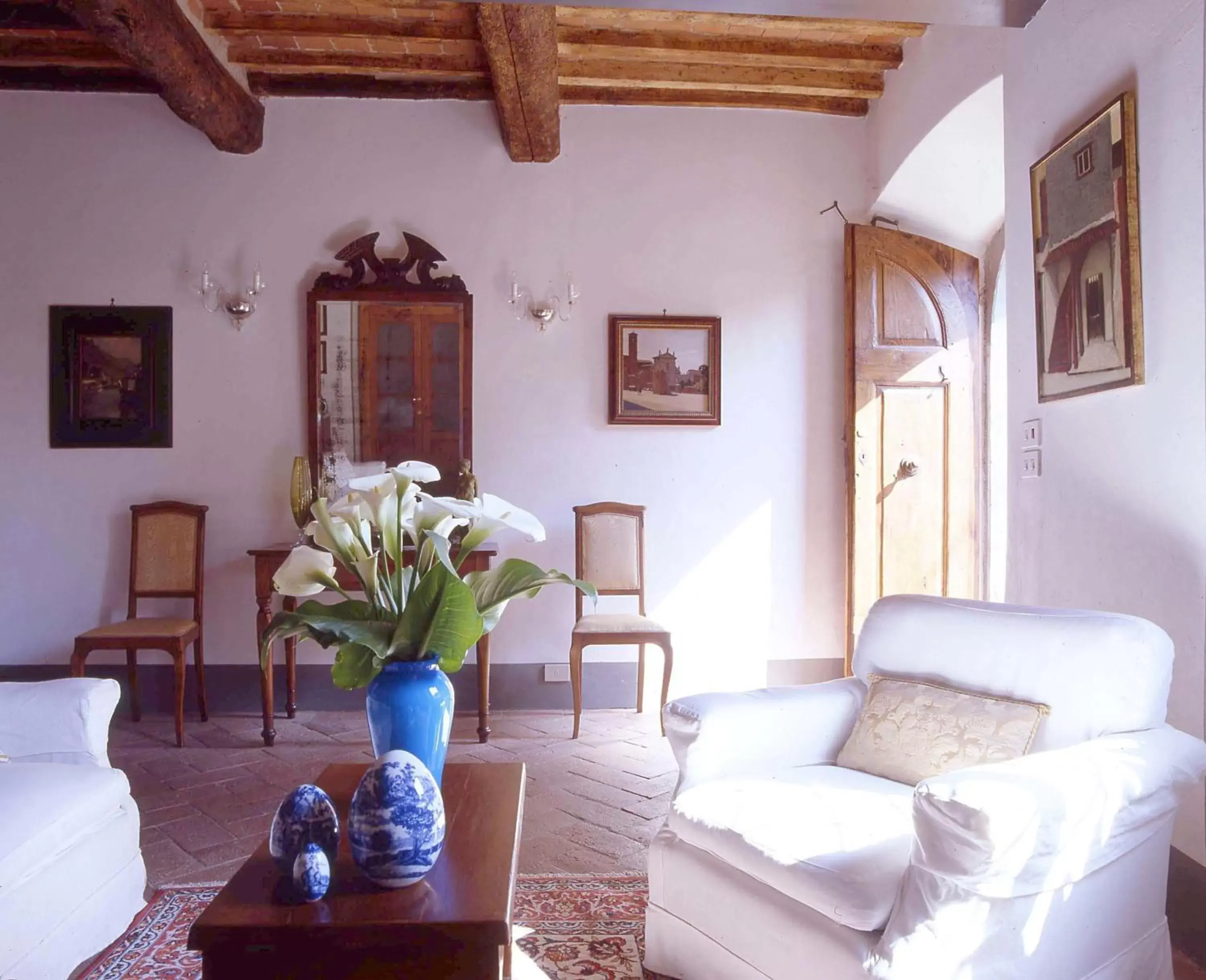 Communal lounge/ TV room, Seating Area in antica casa "le rondini"