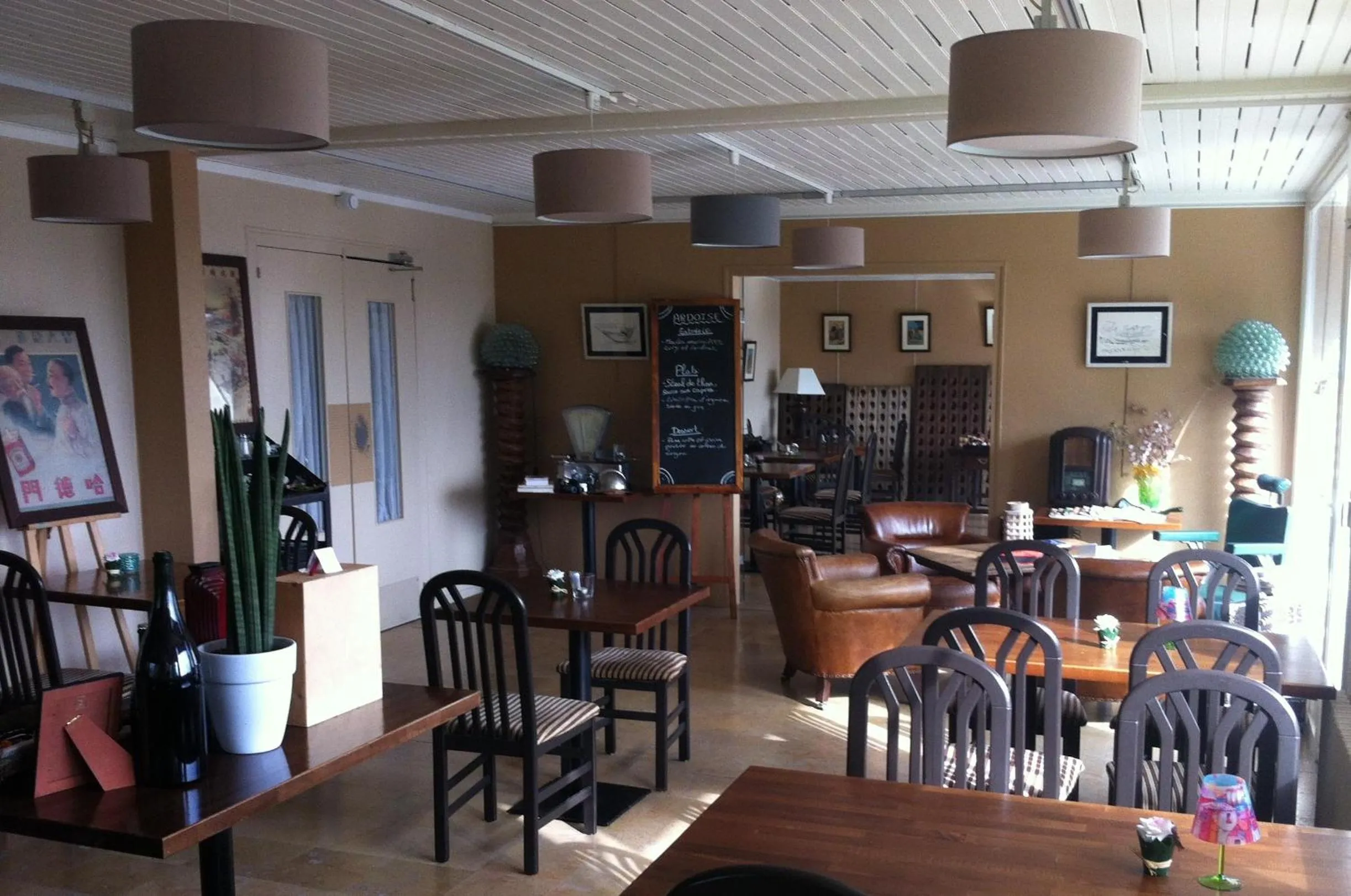 Restaurant/places to eat in Hotel La Longue Vue