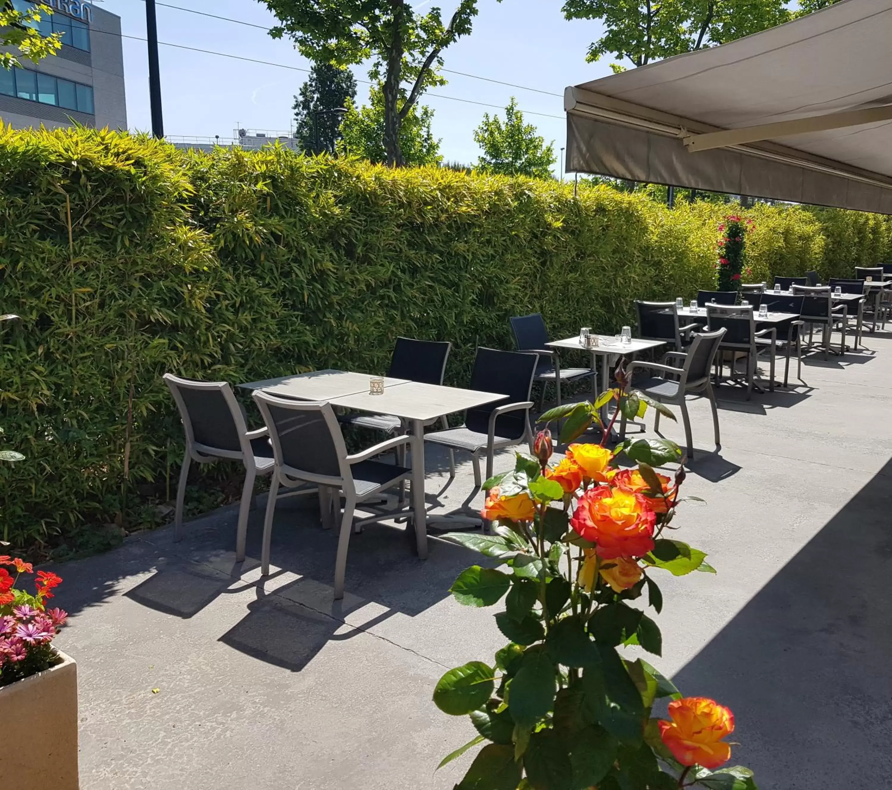 Patio, Patio/Outdoor Area in Campanile Toulouse - Blagnac Aéroport