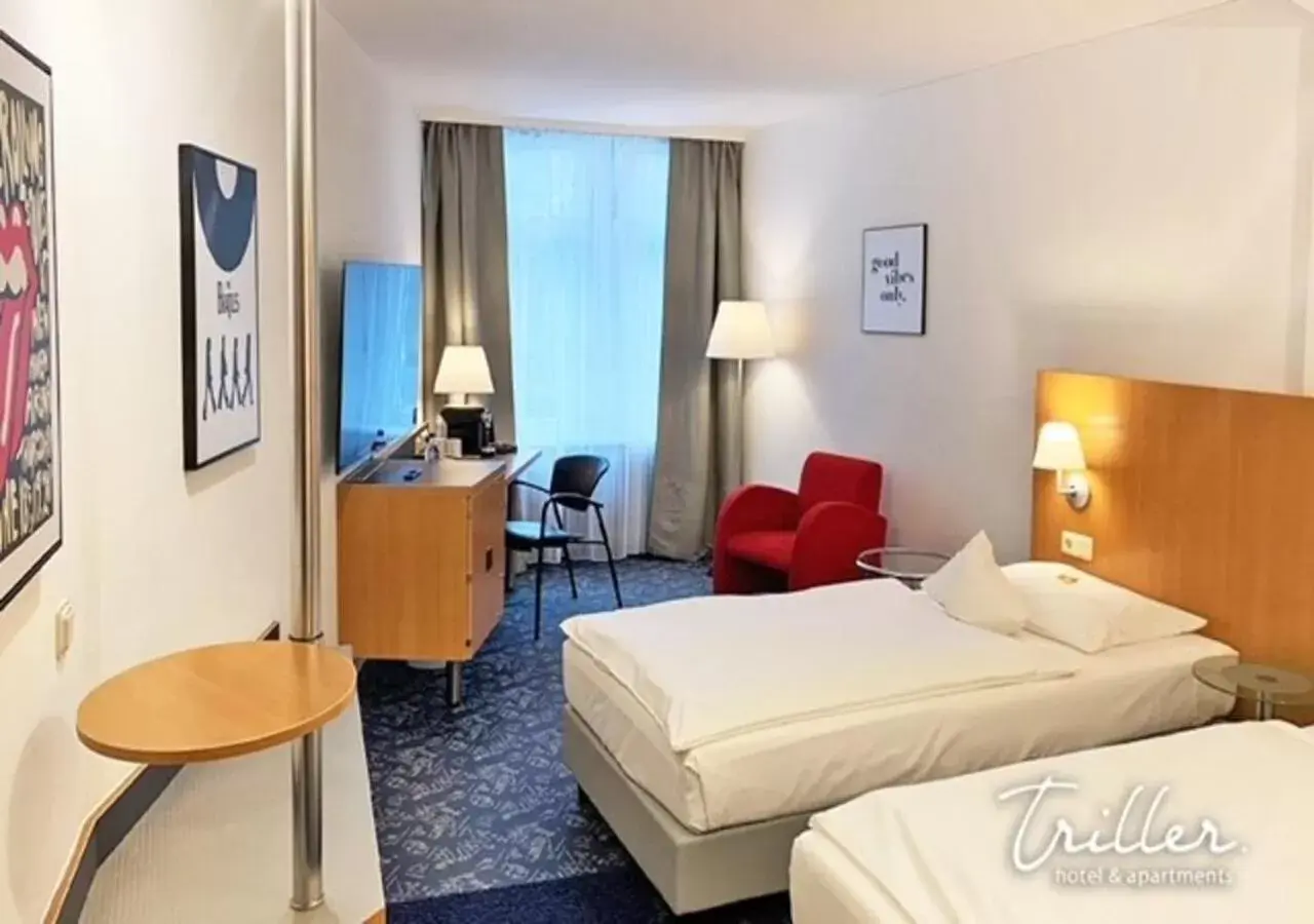 Bed in Hotel Am Triller - Hotel & Serviced Apartments