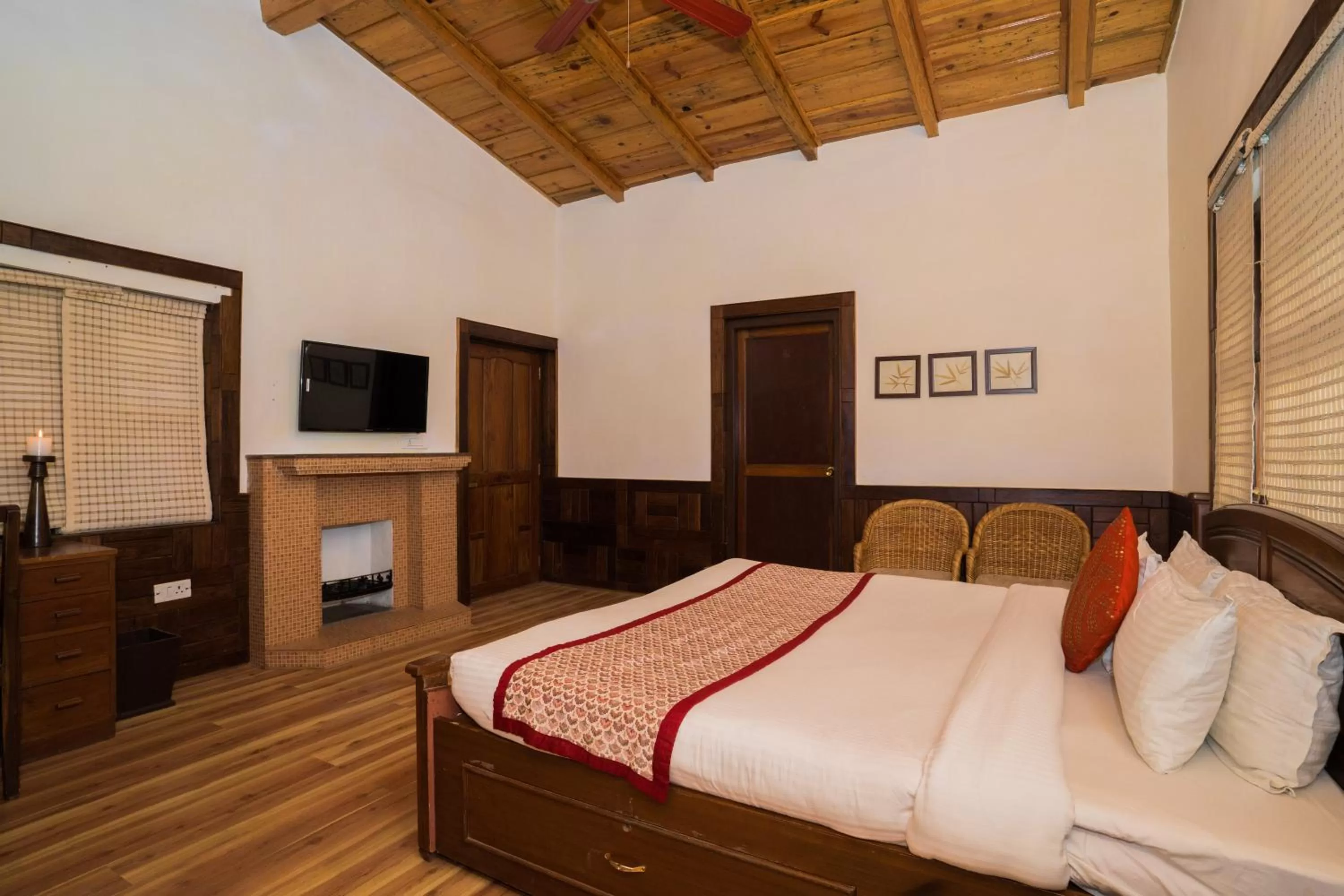 Bed in Bhikampur Lodge By Nine Hotels