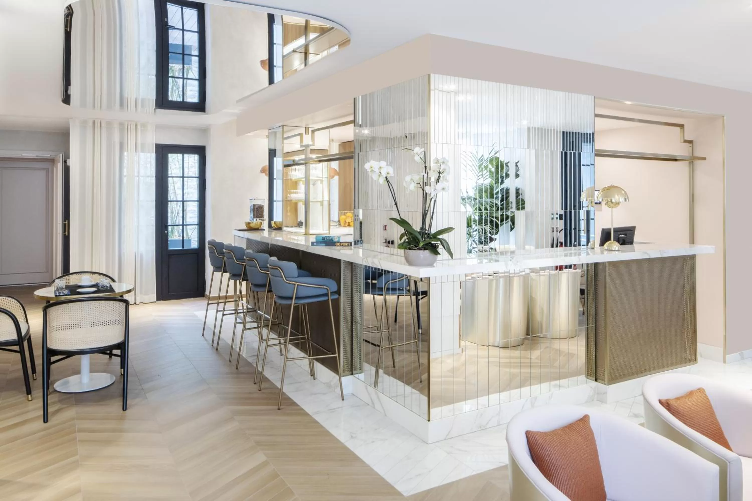 Lobby or reception in Hôtel Parisianer