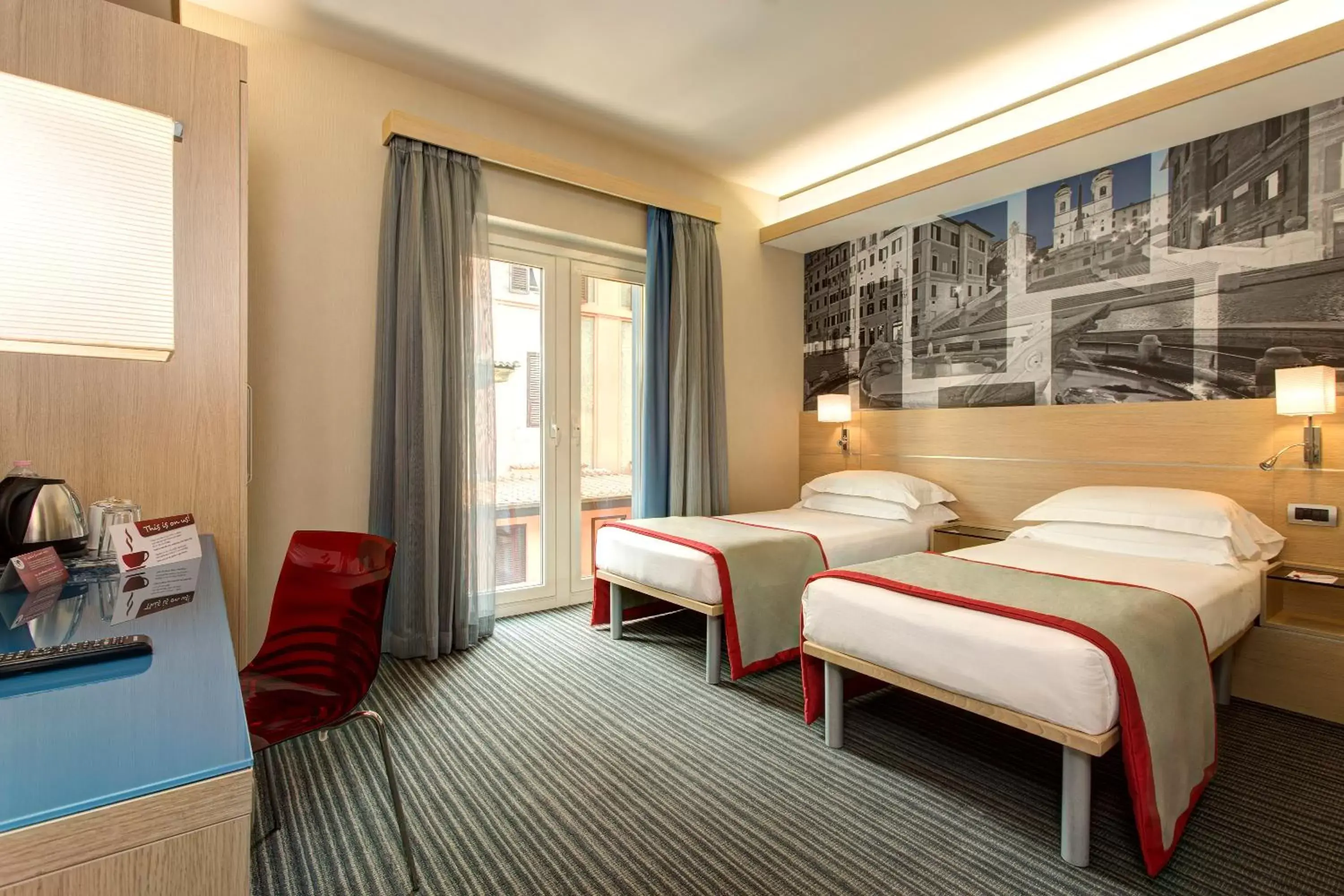Bedroom, Bed in iQ Hotel Roma