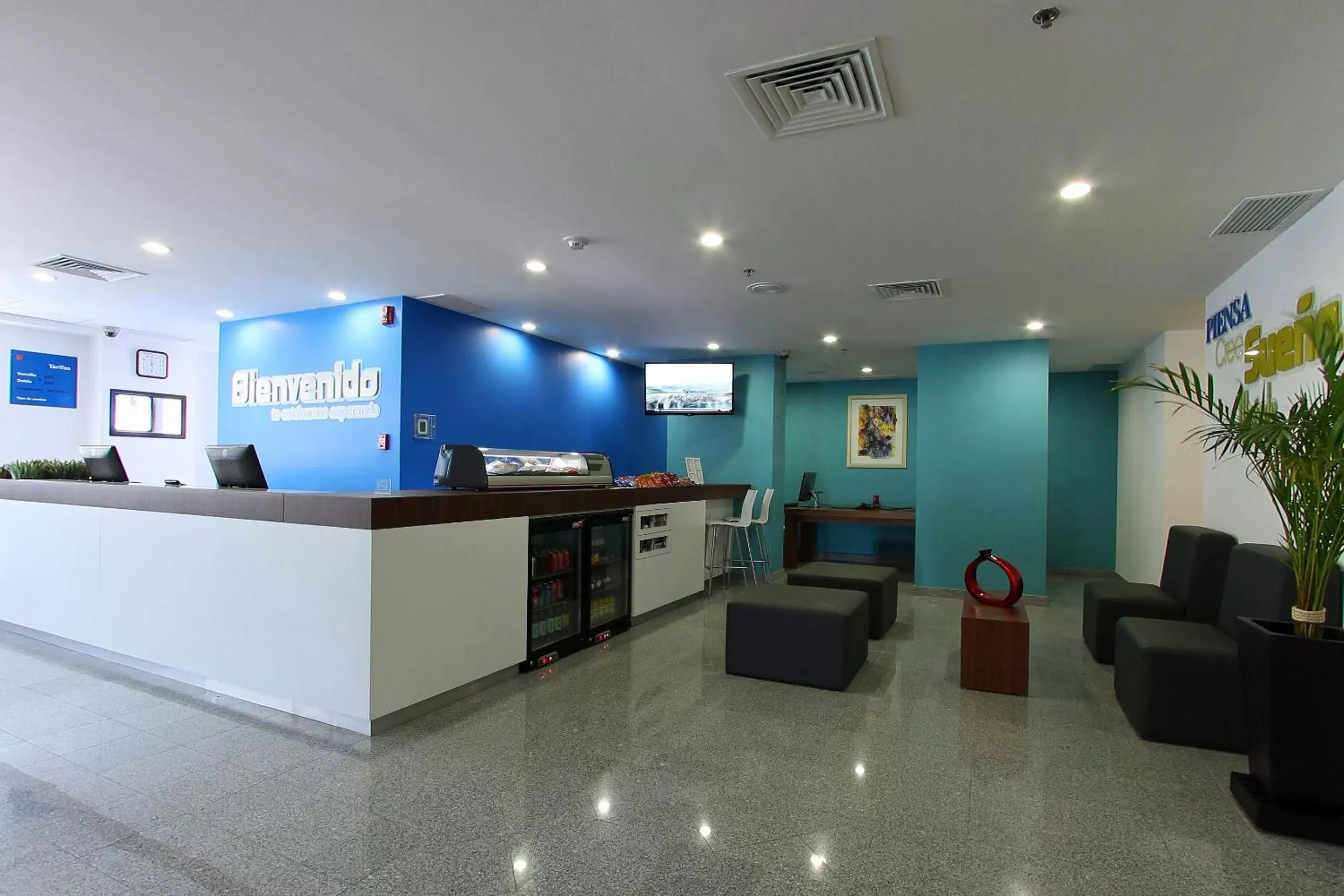 Restaurant/places to eat, Lobby/Reception in One Guadalajara Periferico Poniente