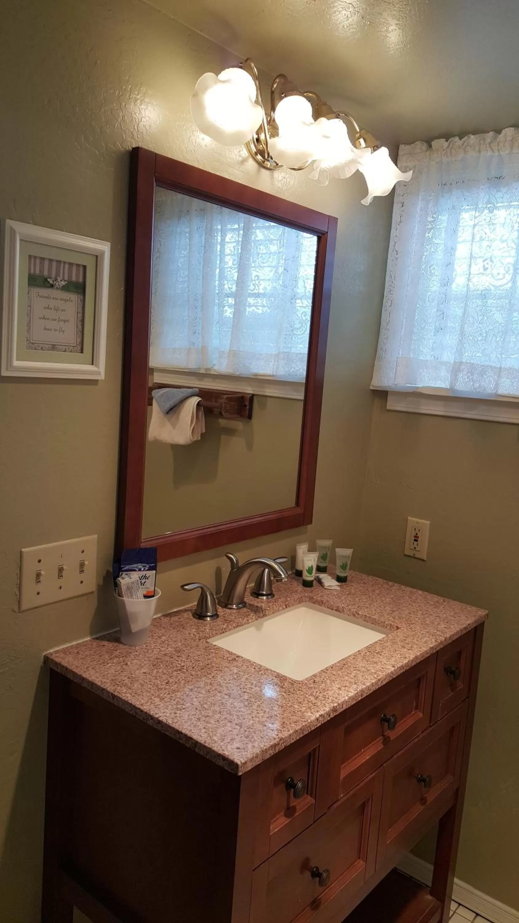 Bathroom in Canyon Country Inn