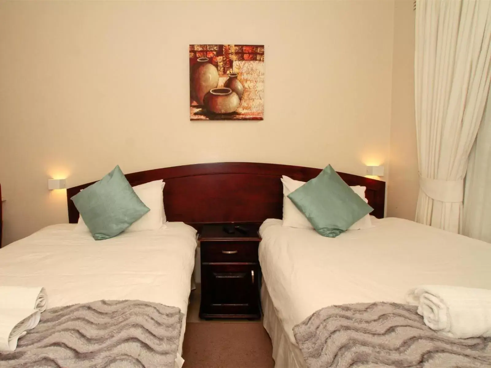 Twin Room in Addis Bed and Breakfast Twin Room in Addis Bed and Breakfast