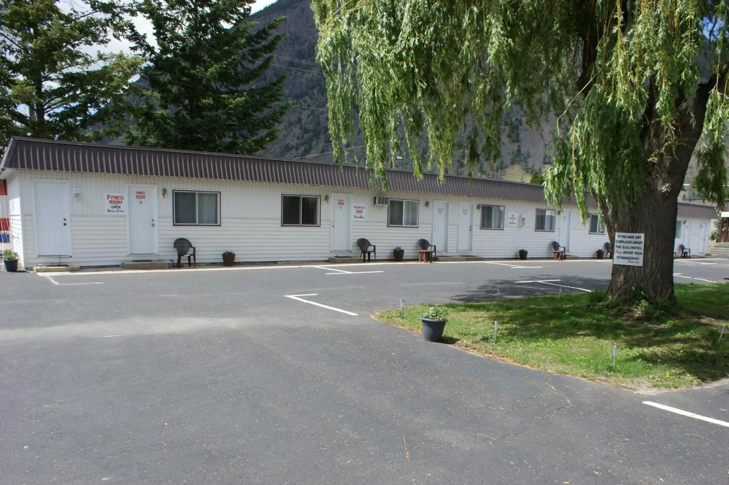 Facade/entrance, Property Building in Elks Motel