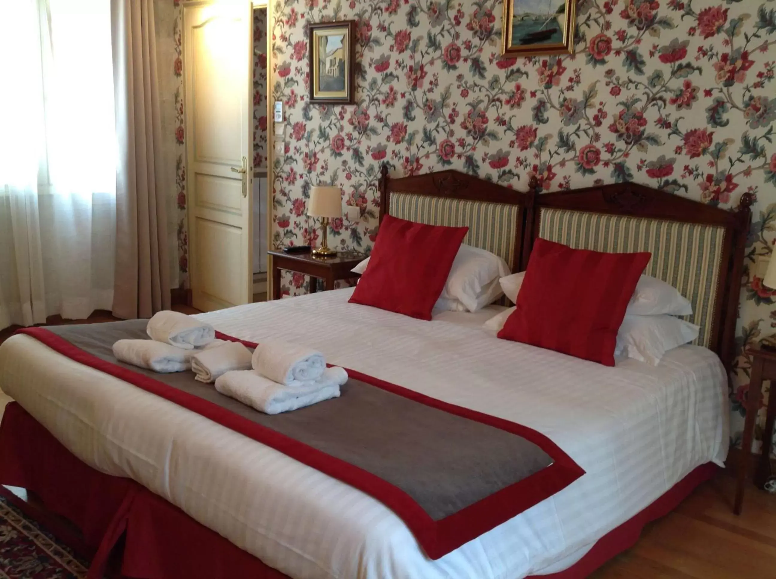 Photo of the whole room, Bed in Best Western Hôtel De France