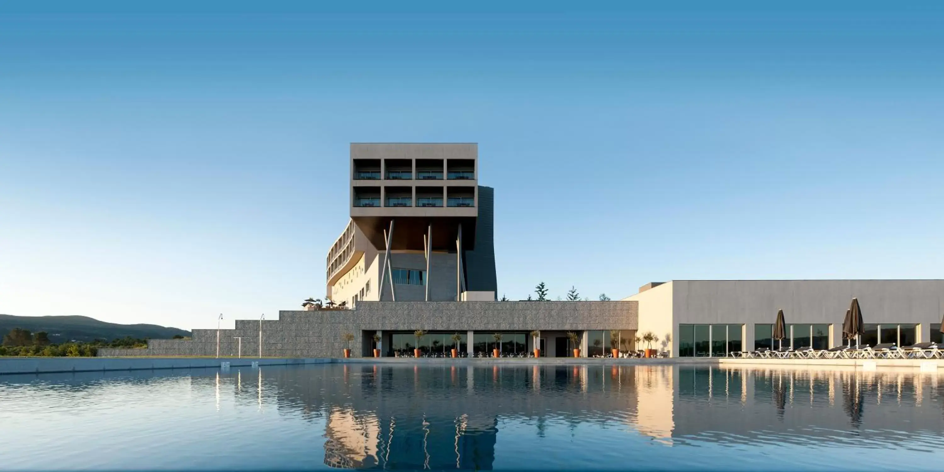 Swimming pool, Property Building in Hotel Casino Chaves