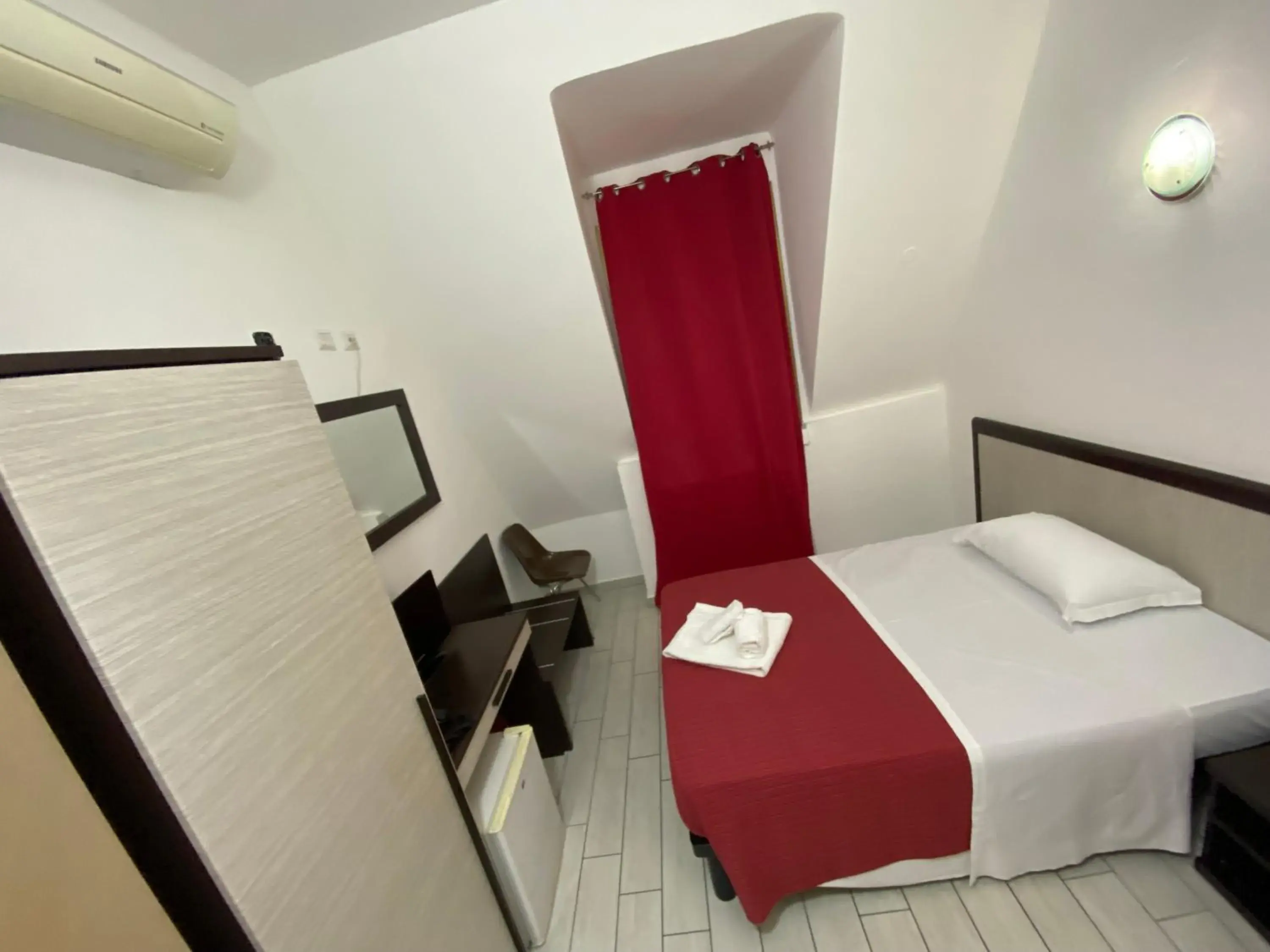 Bedroom, Bed in Hotel Poma