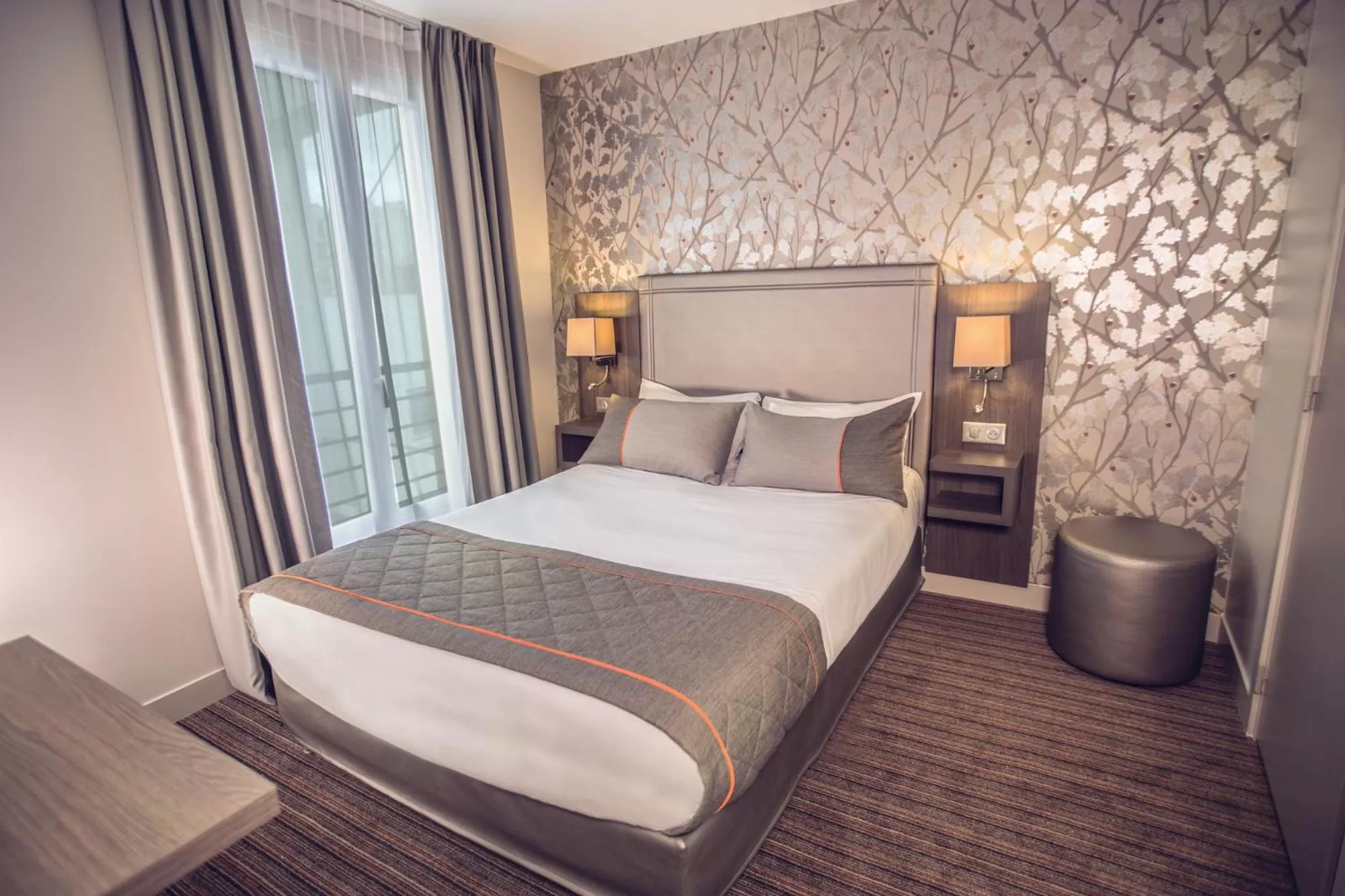 Photo of the whole room, Bed in Timhotel Paris Gare de l'Est