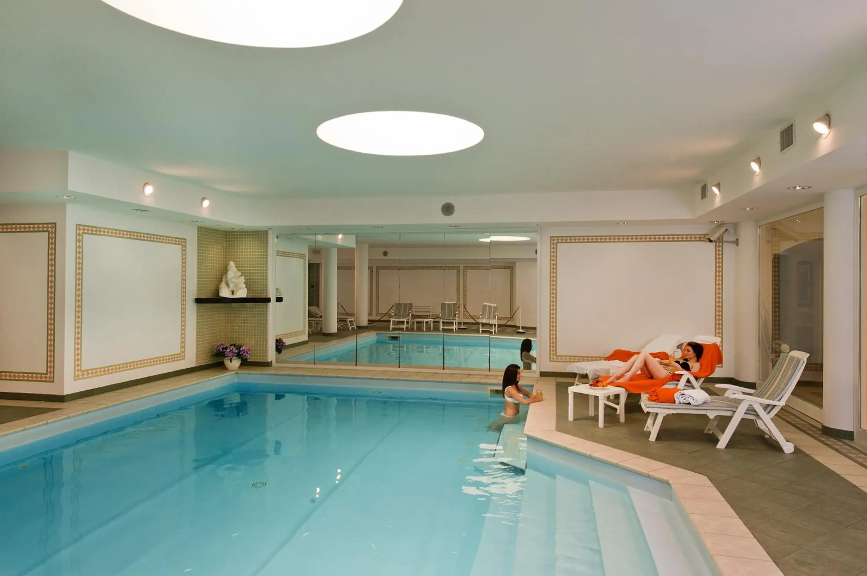 Guests, Swimming Pool in Hotel Lido La Perla Nera
