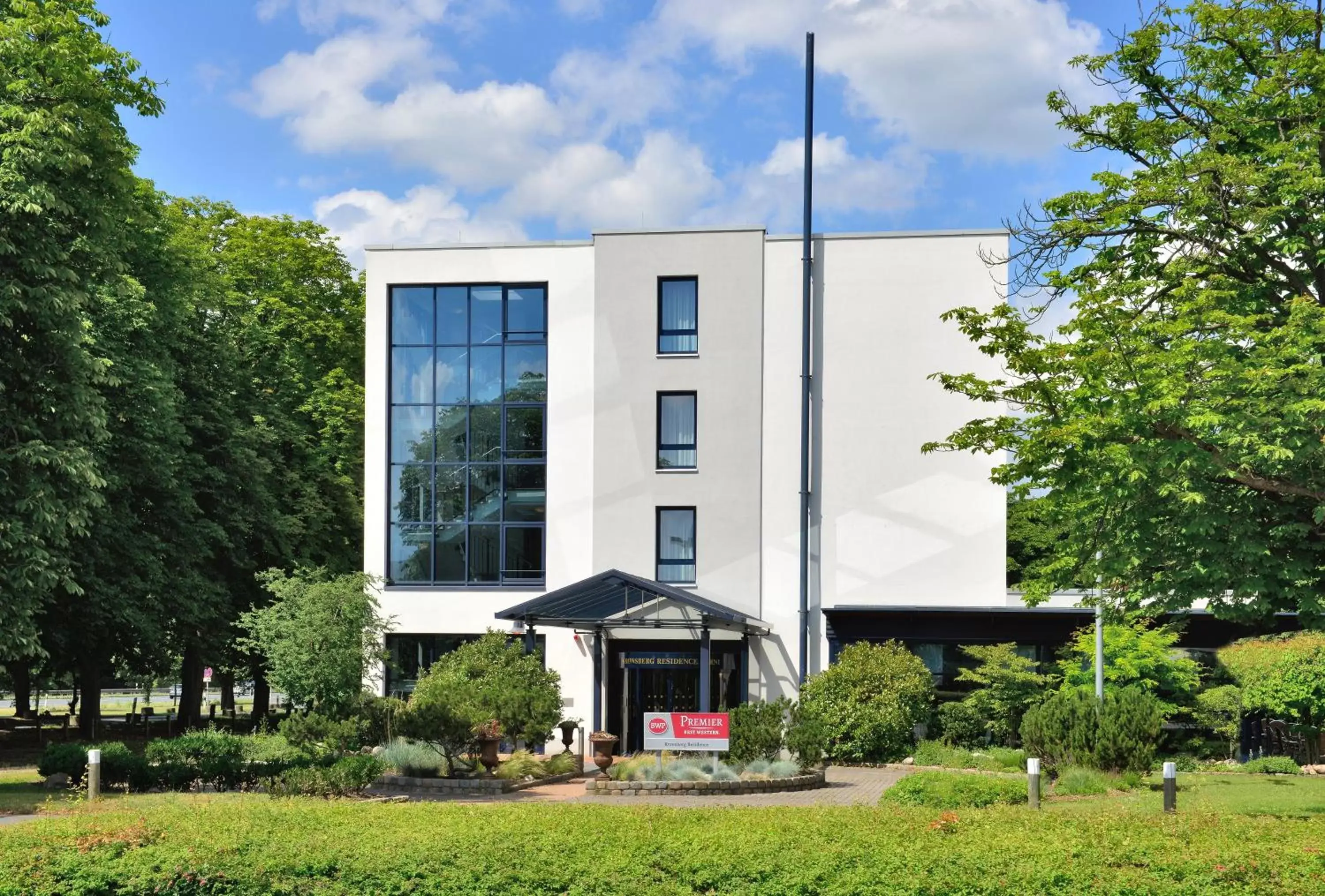 Facade/entrance, Property Building in Best Western Premier Parkhotel Kronsberg