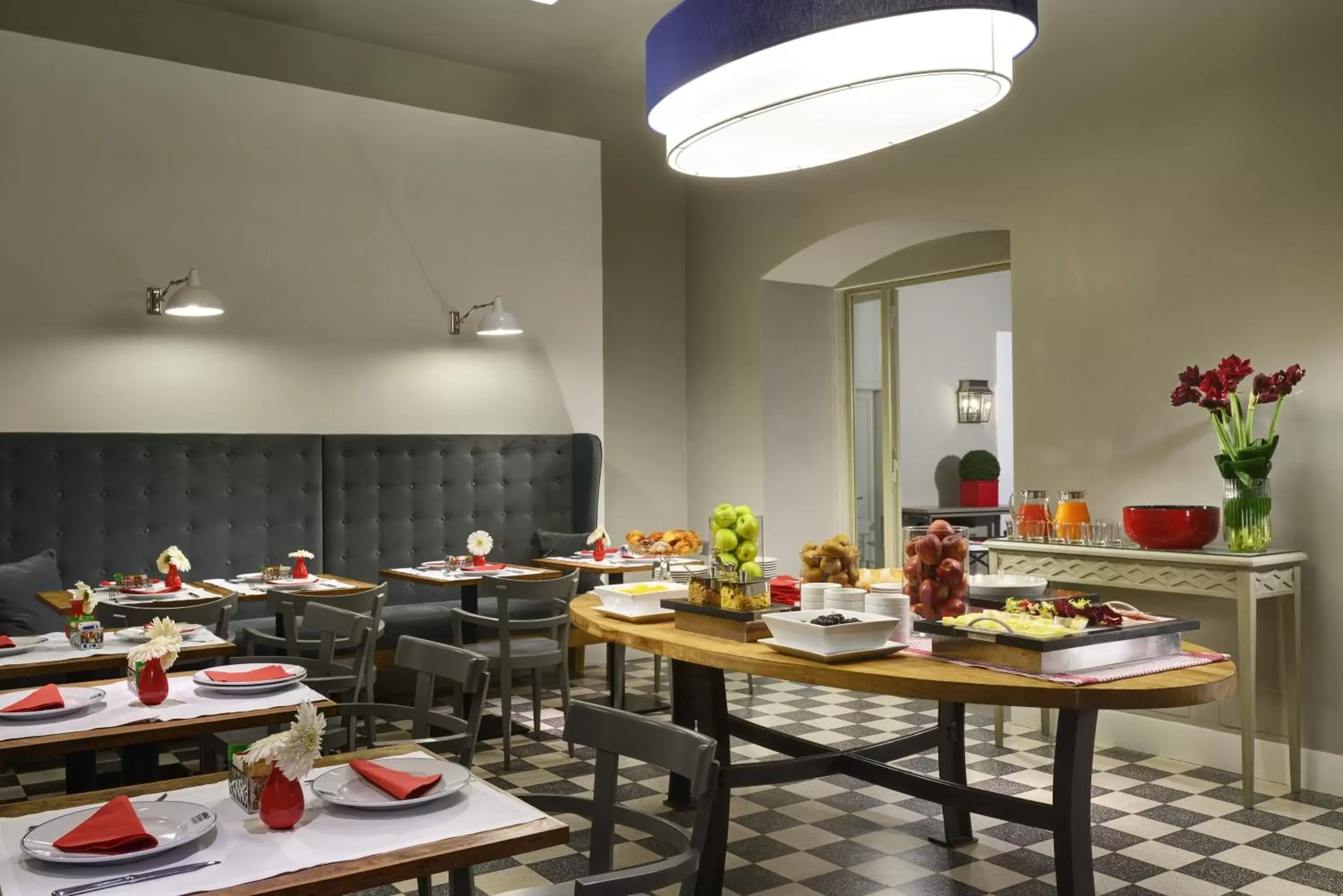 Lounge or bar, Restaurant/Places to Eat in Hotel Garibaldi Blu - WTB Hotels
