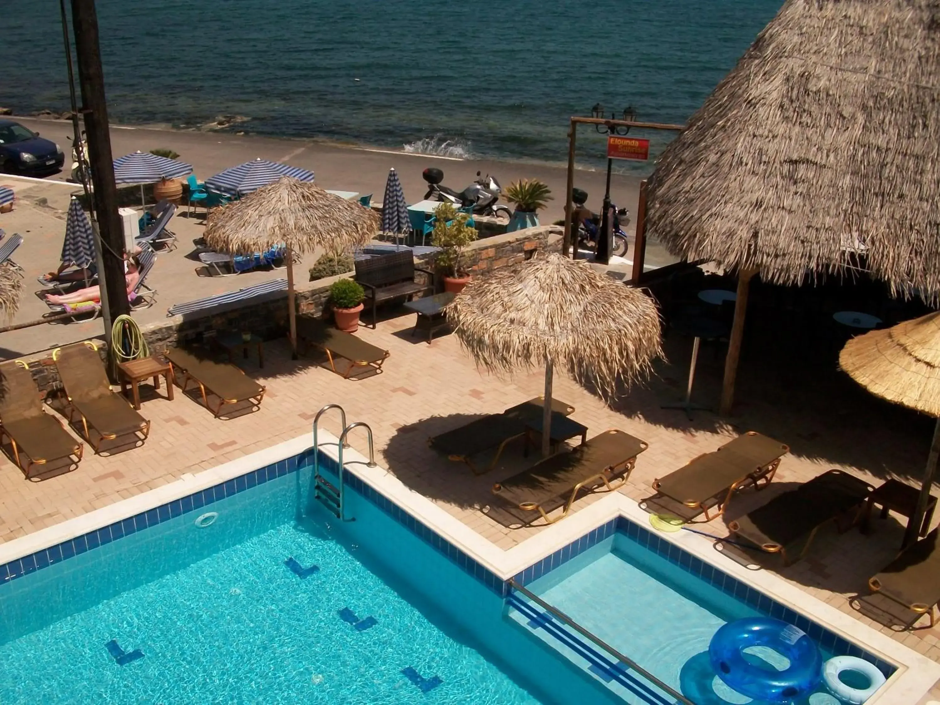 Swimming pool in Elounda Sunrise Apartments Swimming pool in Elounda Sunrise Apartments