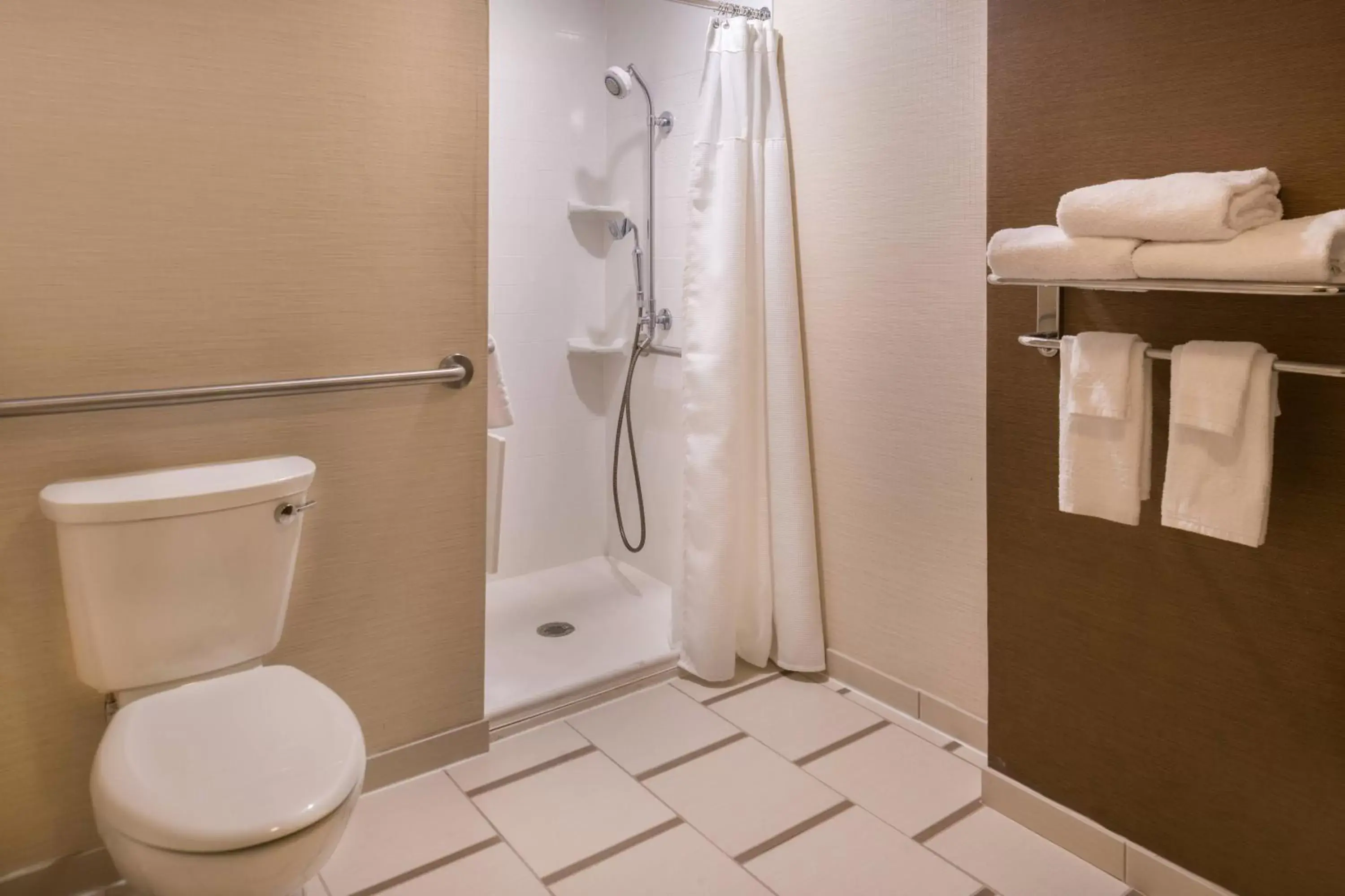 Bathroom in Fairfield Inn & Suites by Marriott Olean