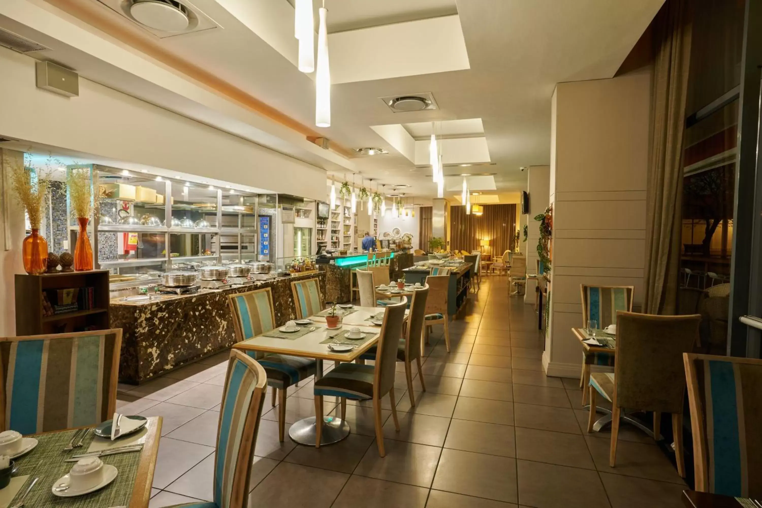 Restaurant/Places to Eat in Protea Hotel by Marriott Cape Town North Wharf