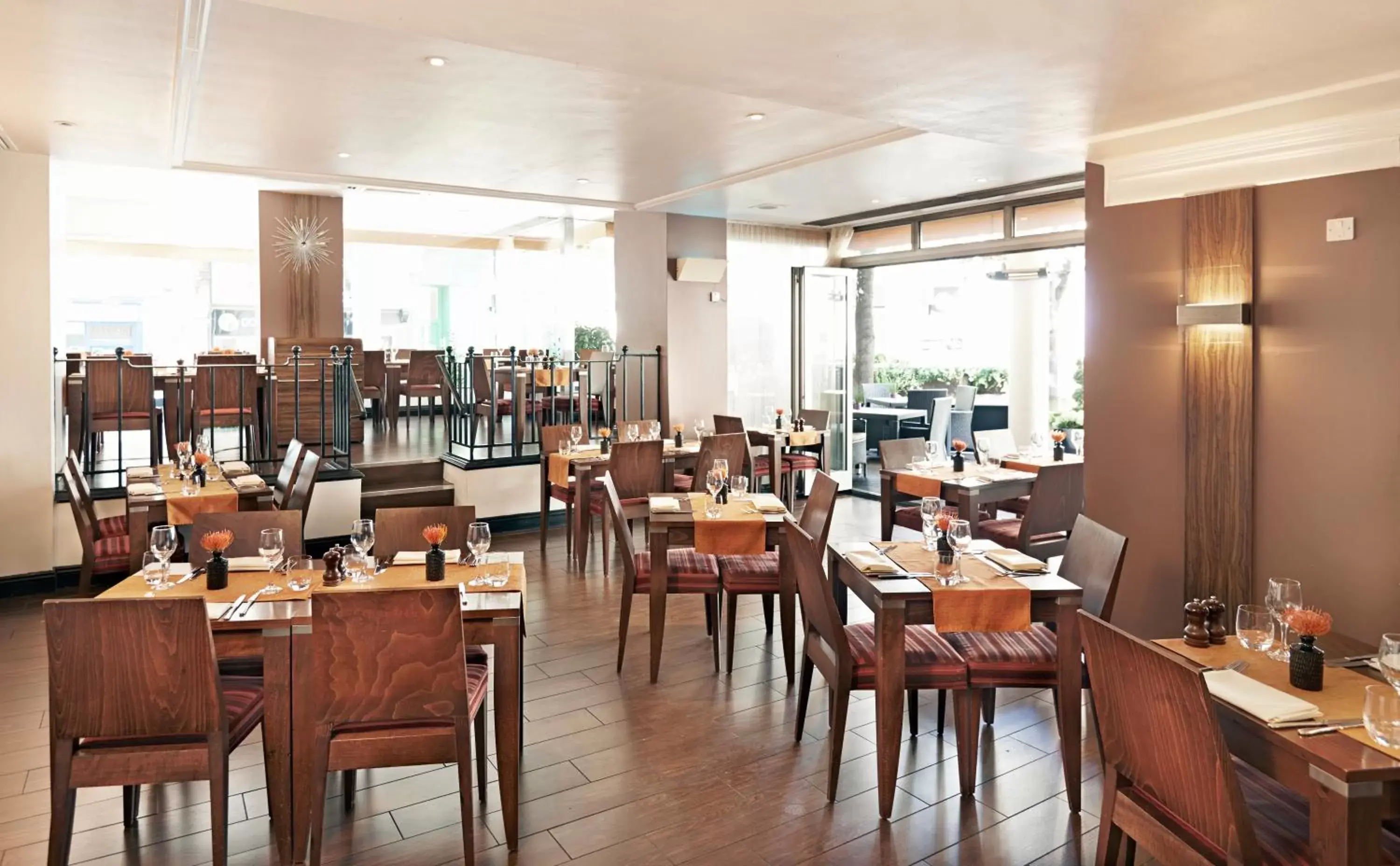 Restaurant/Places to Eat in Thistle Trafalgar Square