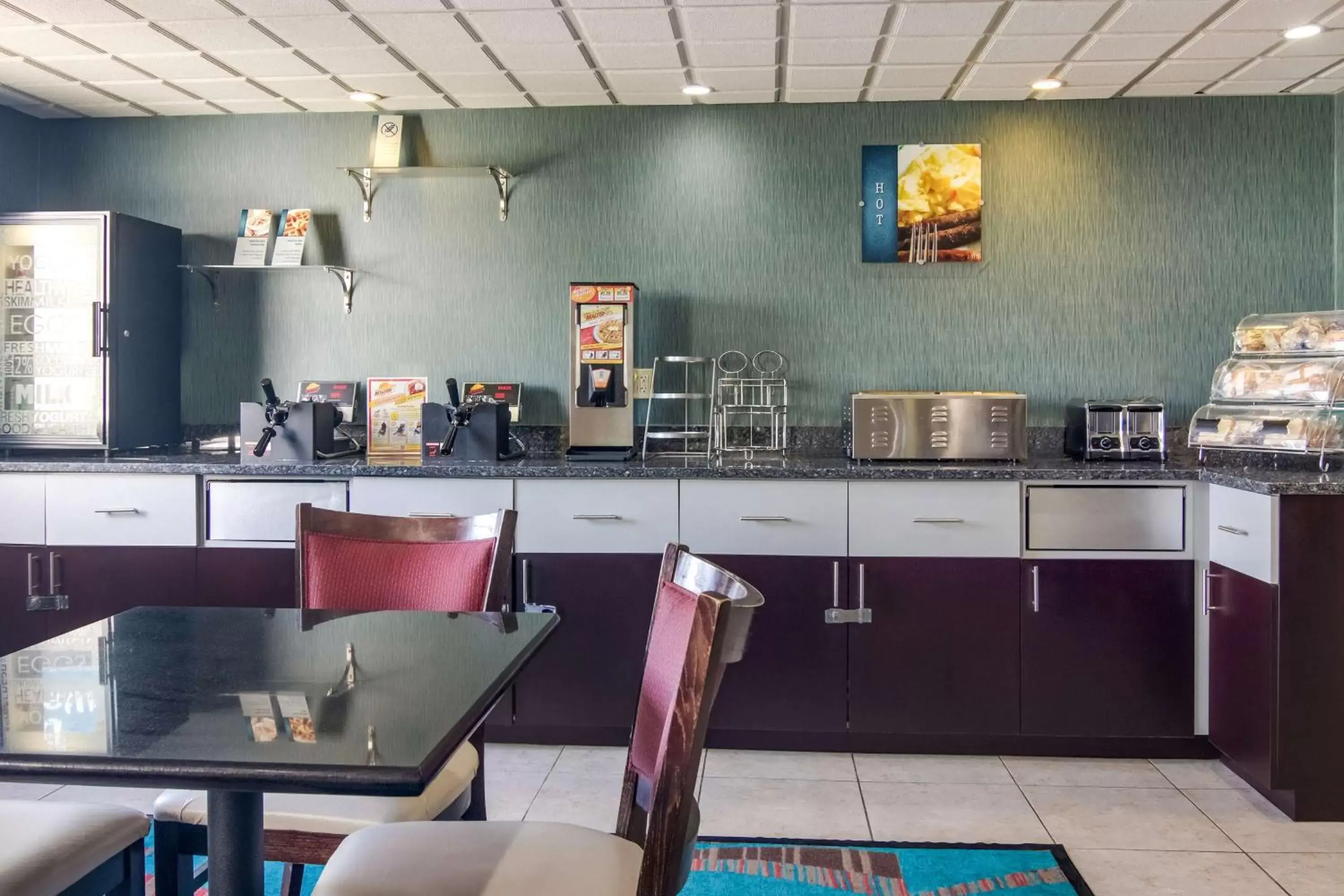 Restaurant/places to eat, Kitchen/Kitchenette in Best Western Dutch Valley Inn