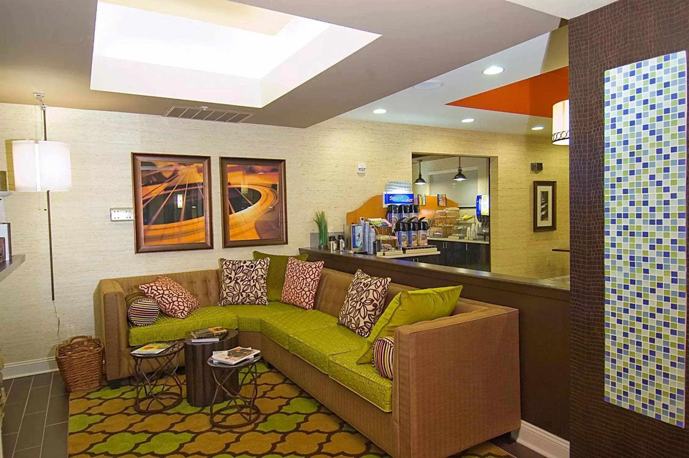 Property building, Lobby/Reception in Holiday Inn Express Fulton, an IHG Hotel