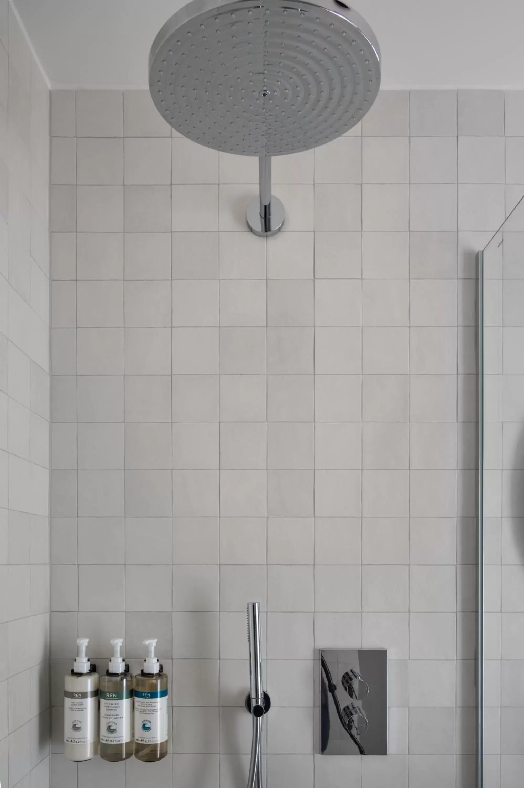 Shower, Bathroom in numa I Craft Apartments