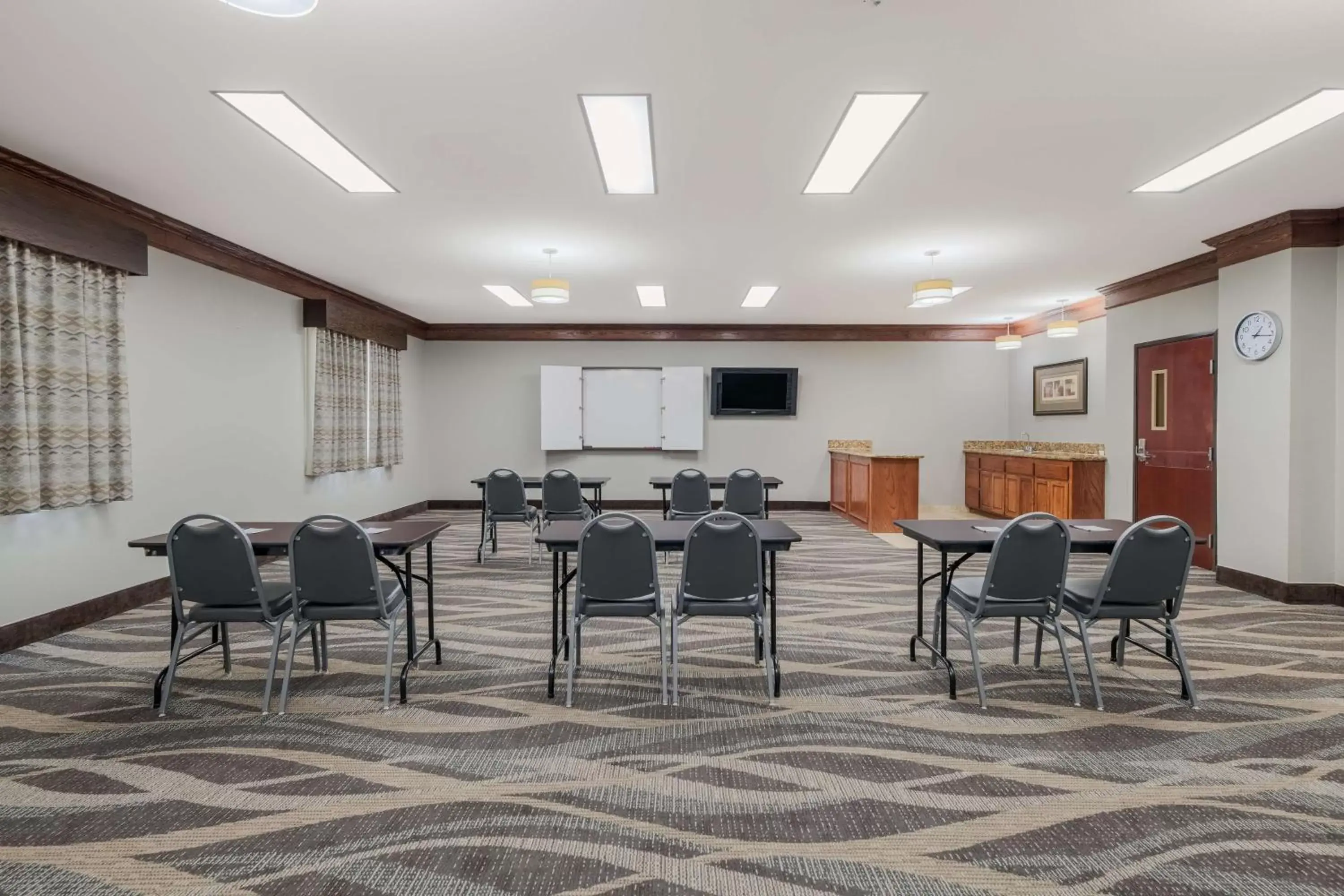 Meeting/conference room in Best Western South Plains Inn & Suites