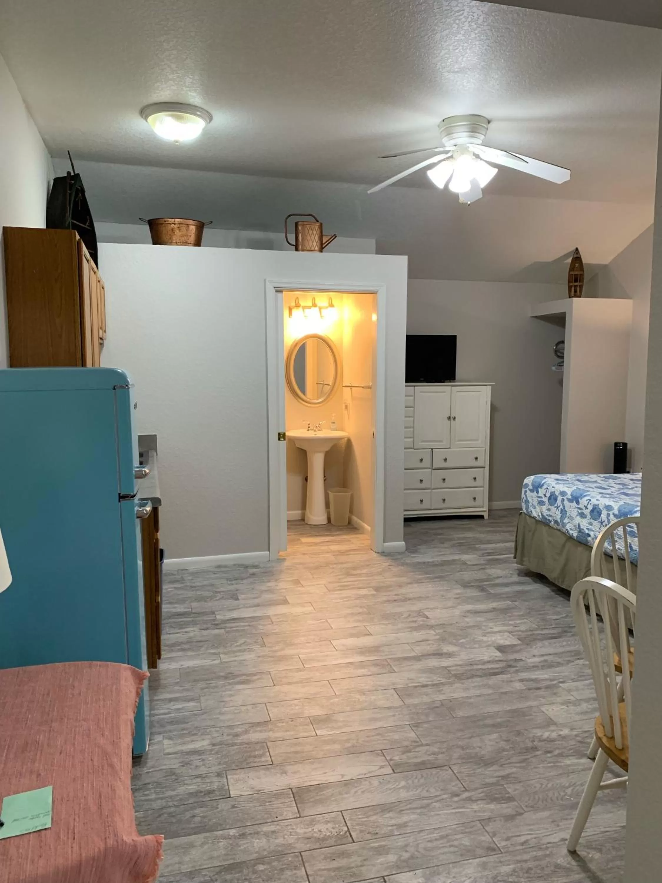 Photo of the whole room in Nature Coast Inn & Cottages