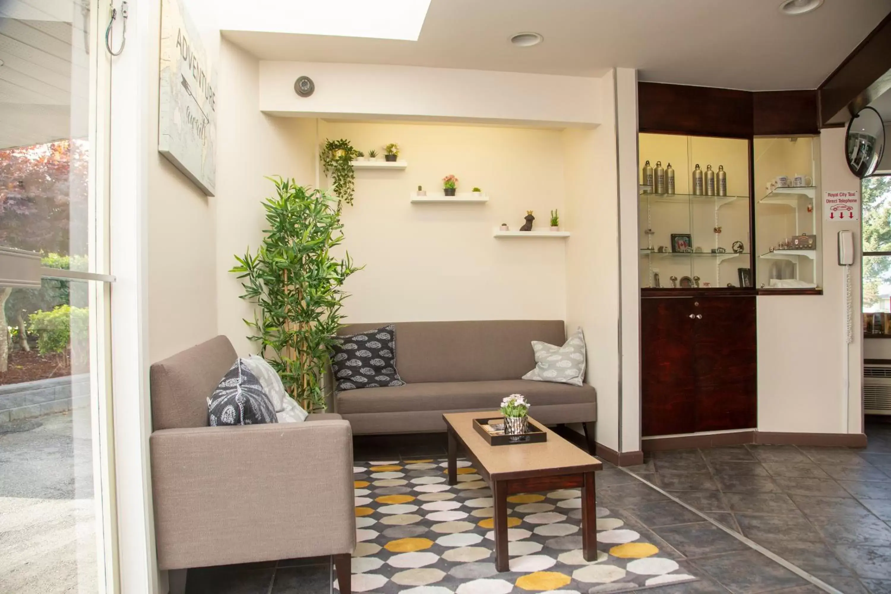 Lobby or reception, Seating Area in Happy Day Inn