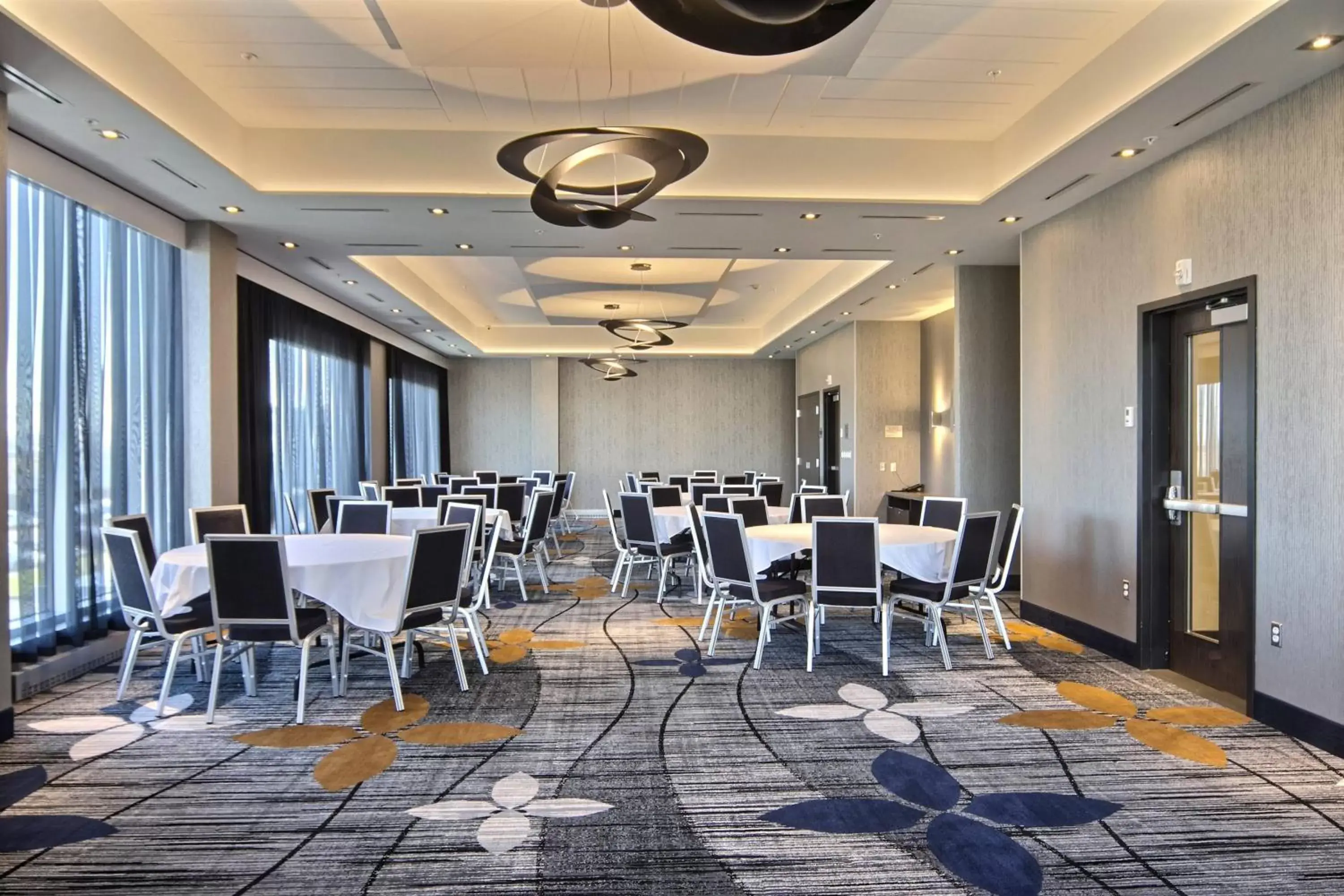 Meeting/conference room in Courtyard by Marriott Quebec City