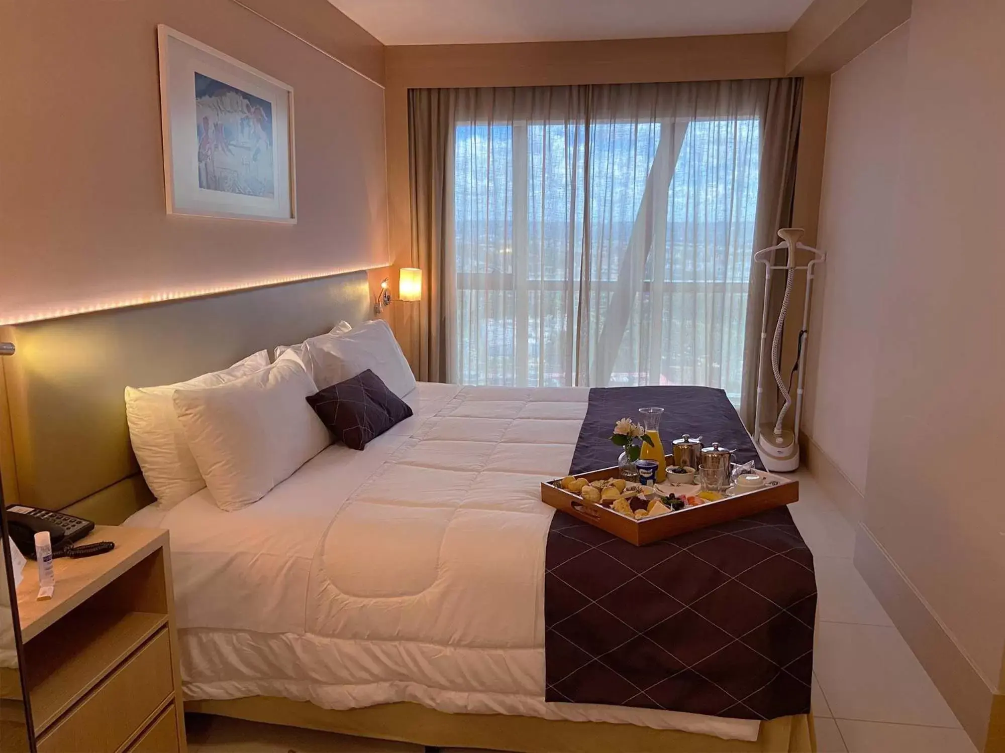 Photo of the whole room, Bed in Cullinan Hplus Premium