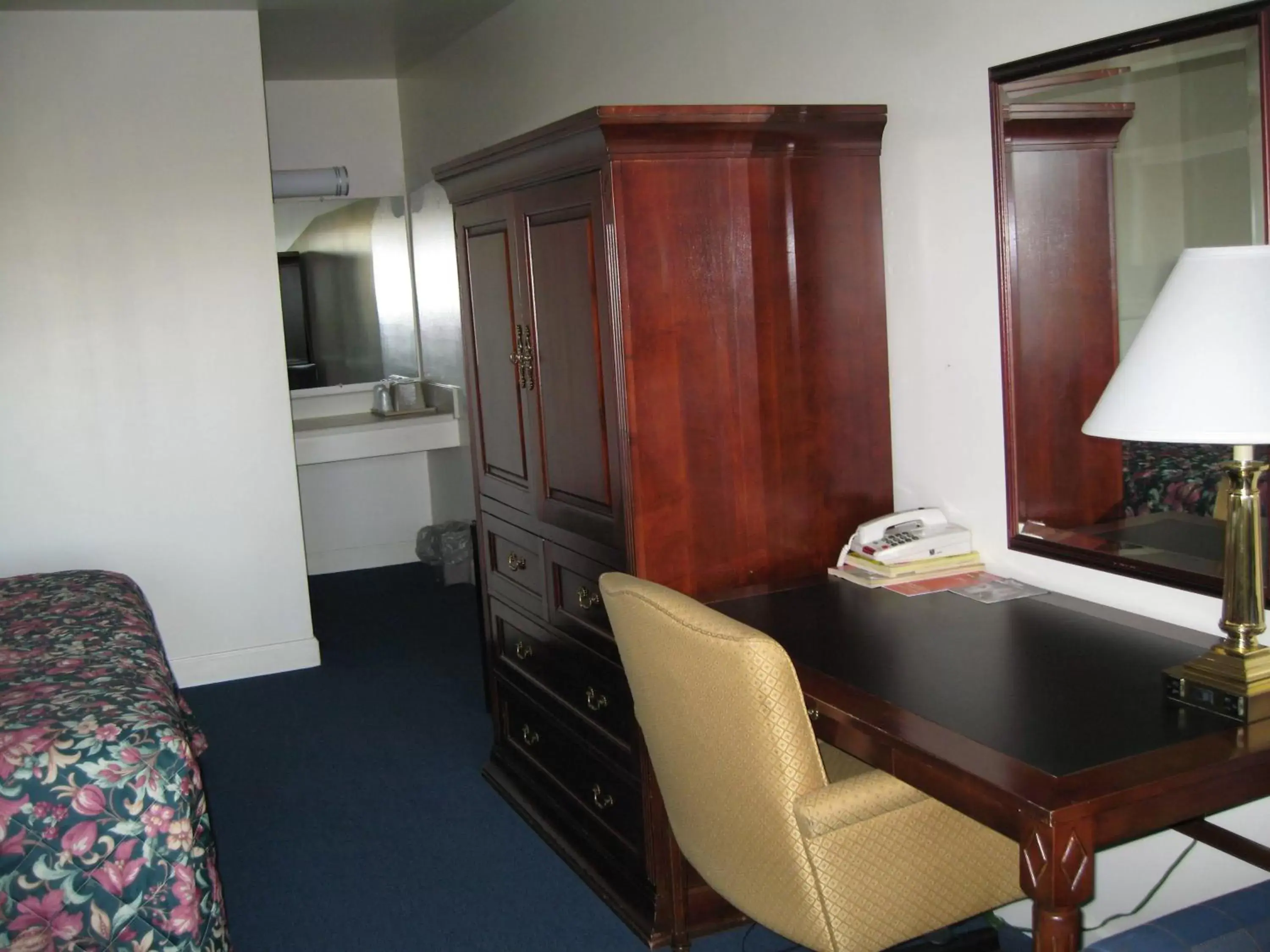 Seating Area in Red Carpet Inn and Suites Culpeper