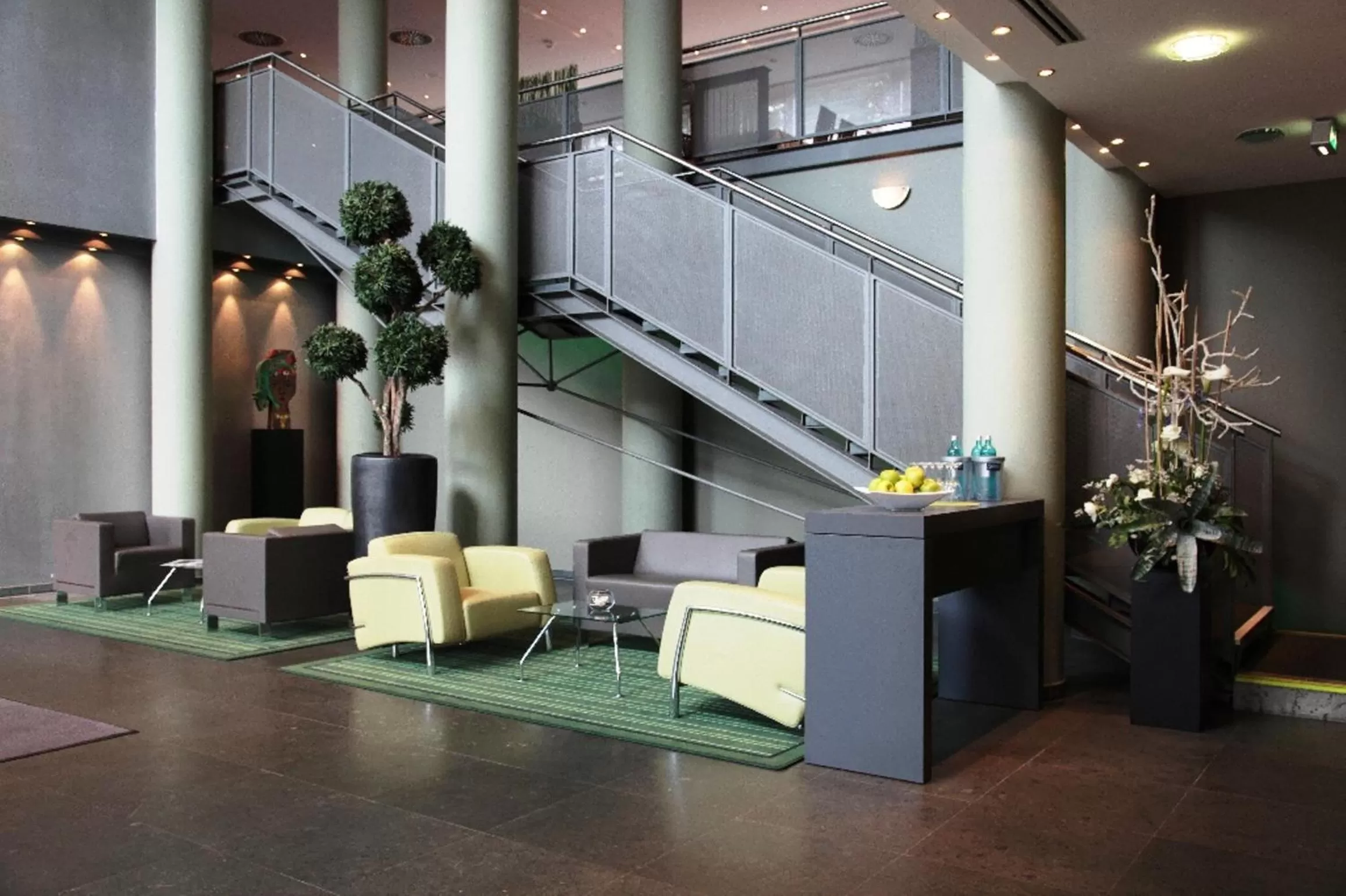 Lobby or reception in H4 Hotel Kassel City, Trademark Collection by Wyndham