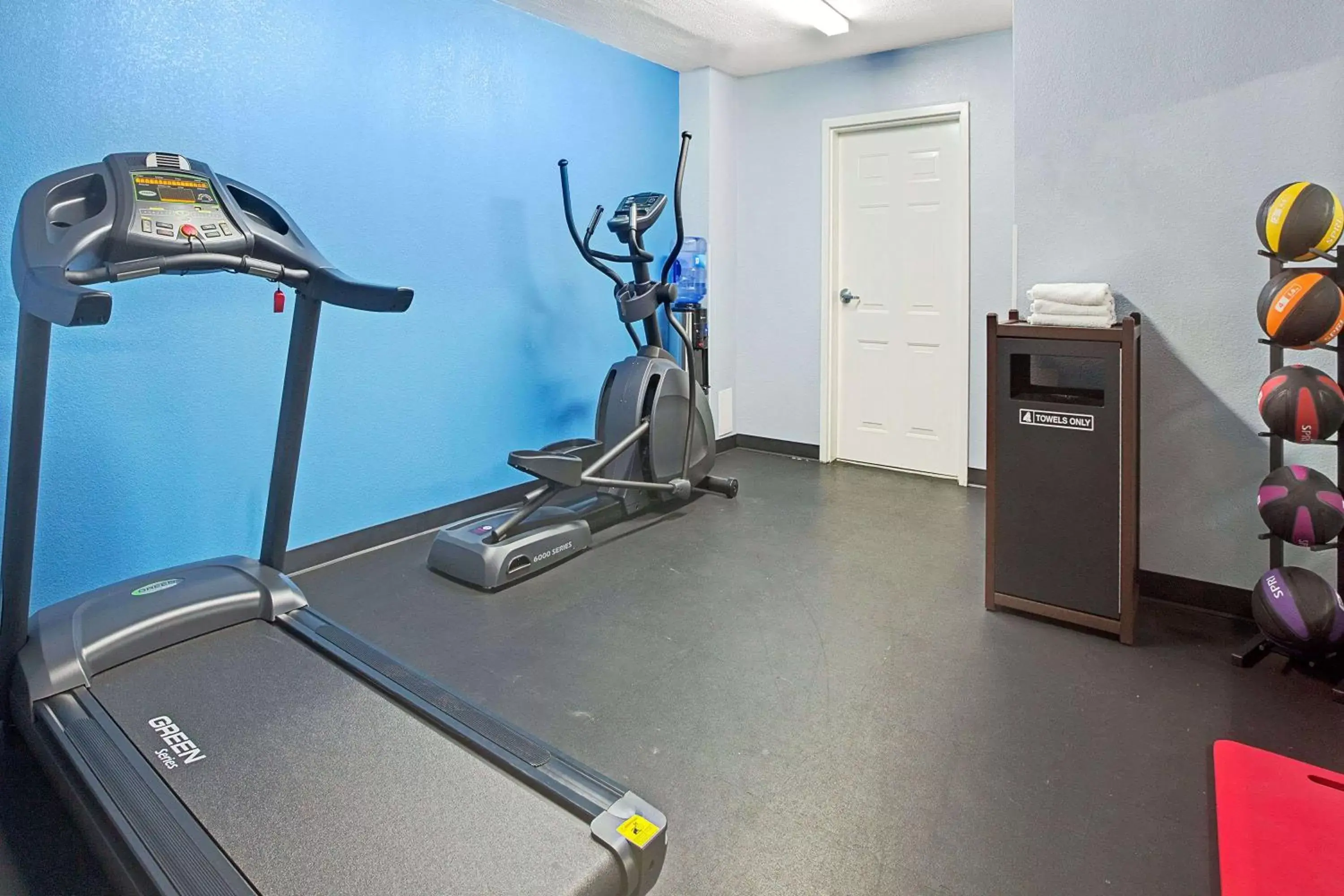 Activities, Fitness Center/Facilities in Days Inn by Wyndham Dallas Garland West