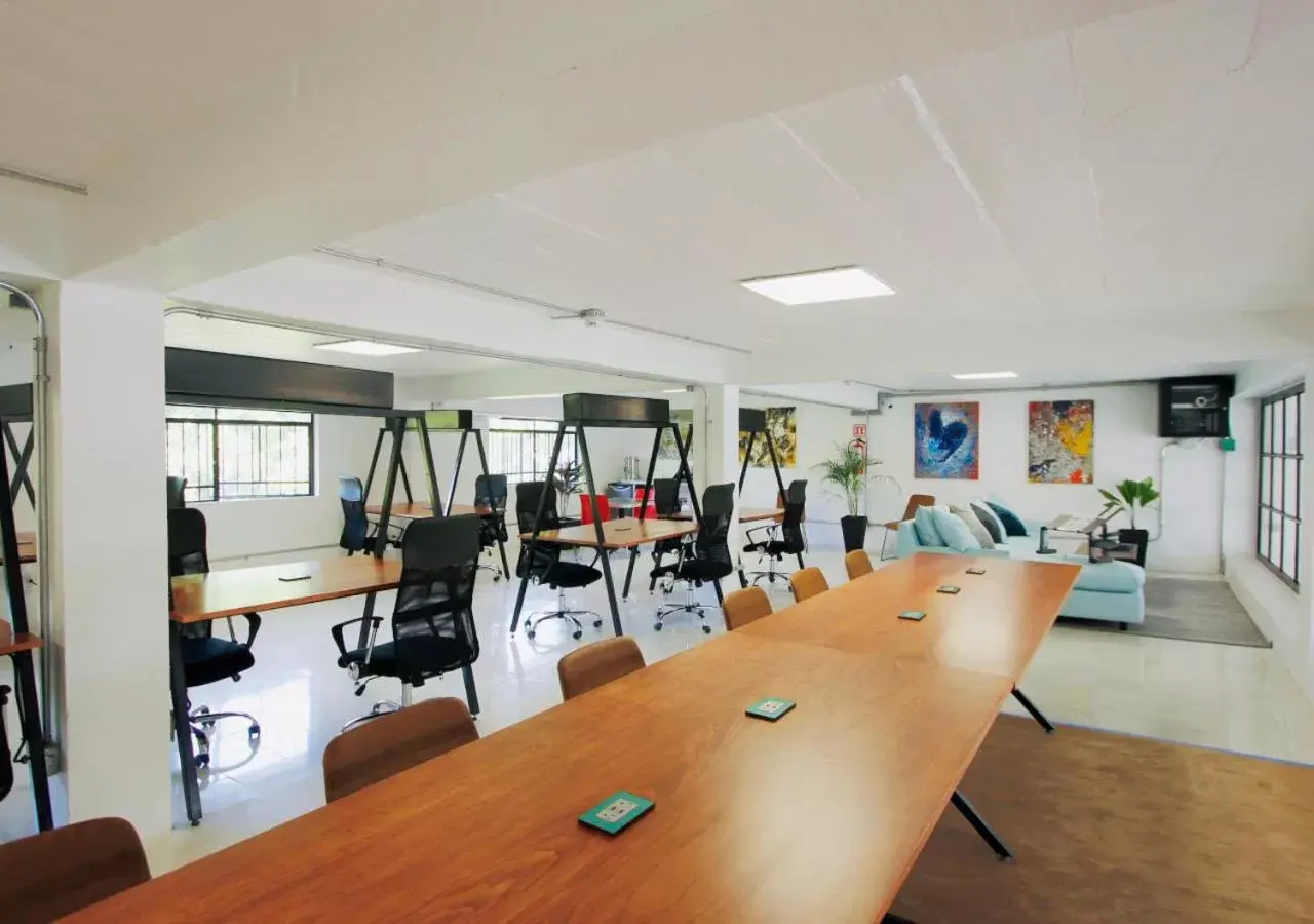 Business facilities in Joint Coworking Hotel
