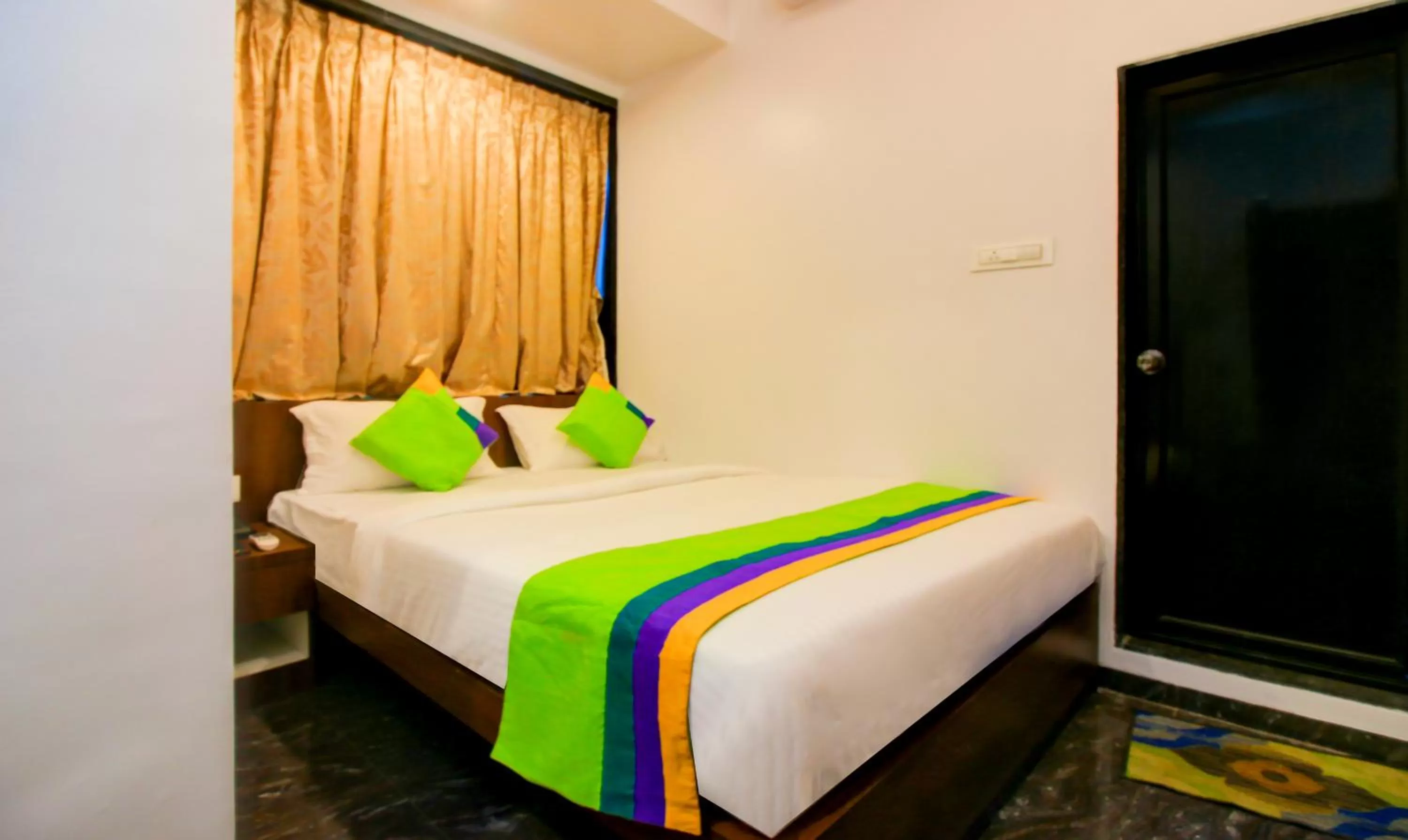 Bedroom, Bed in Treebo Arvind Residency