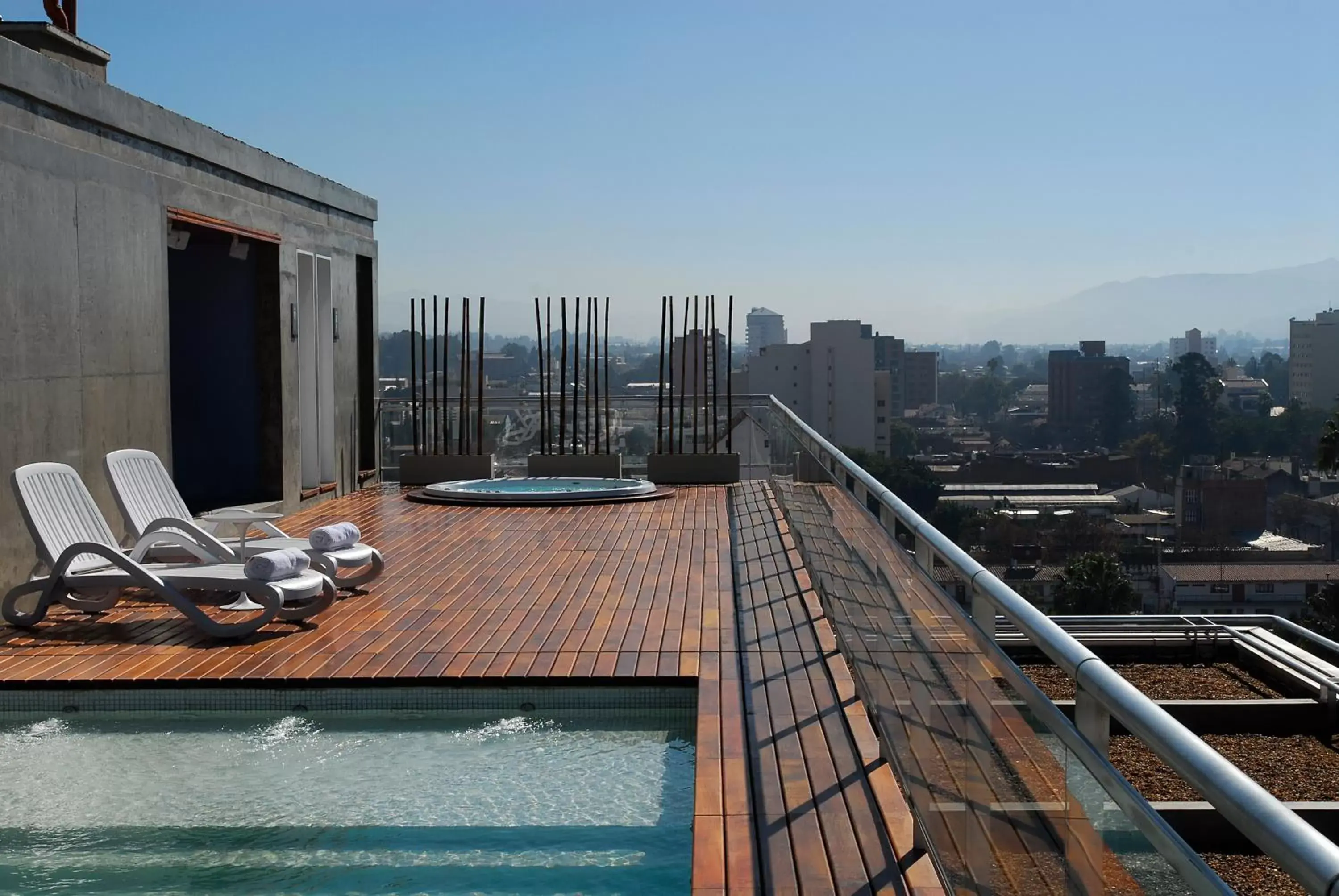 Swimming pool, Balcony/Terrace in Design Suites Salta