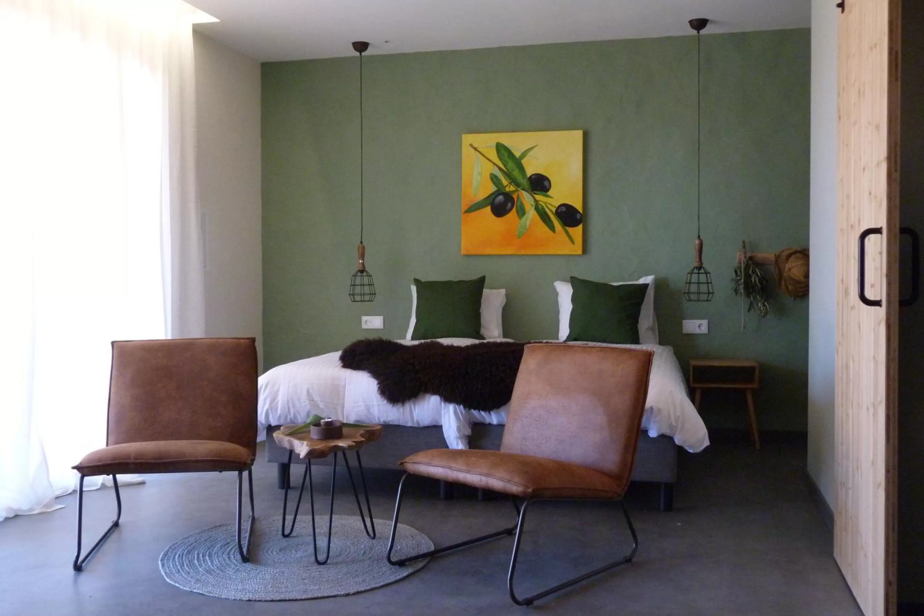 Bed in Trendy and Luxe B&B and Garden Suite