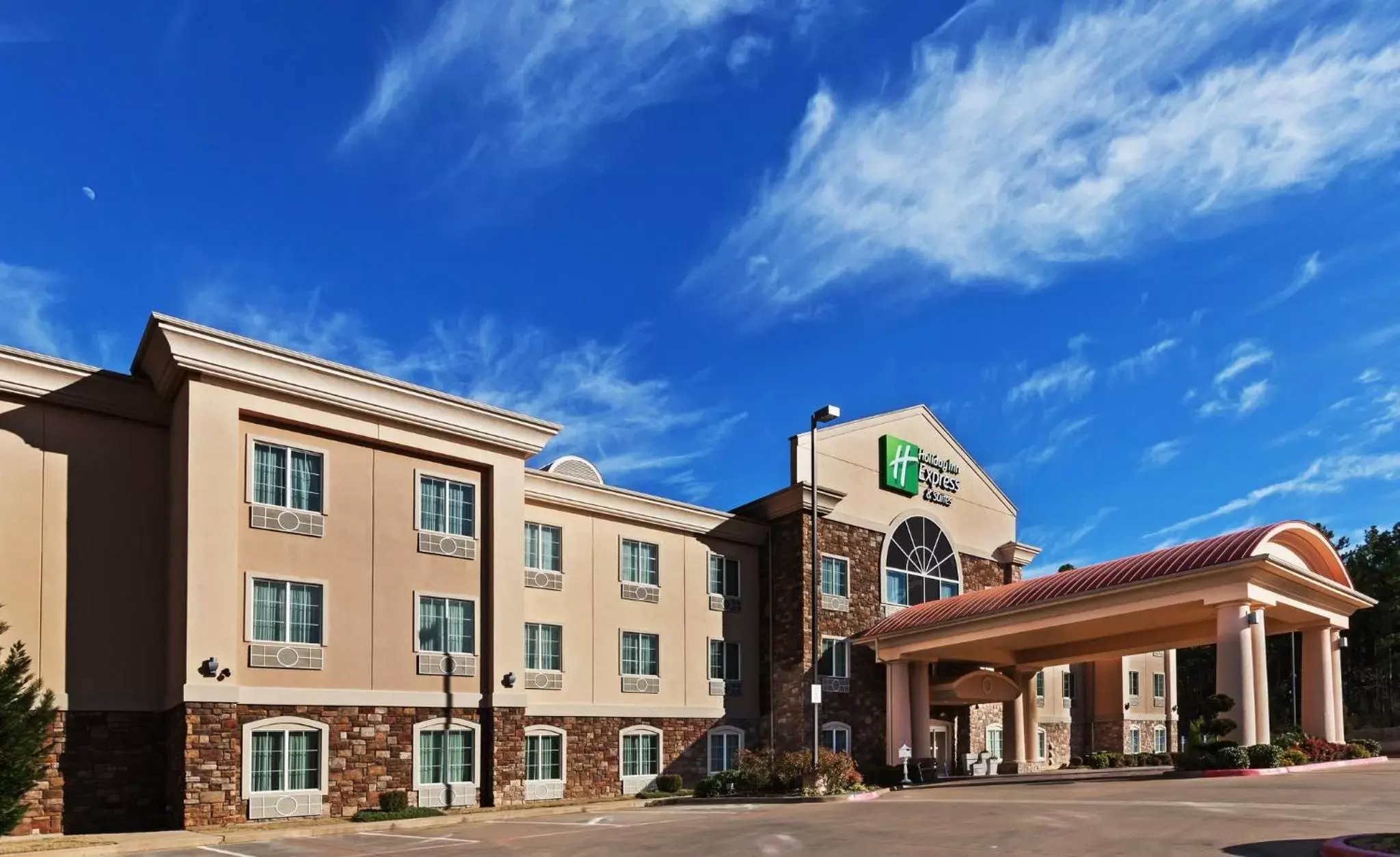 Property Building in Holiday Inn Express Hotel & Suites Kilgore North, an IHG Hotel