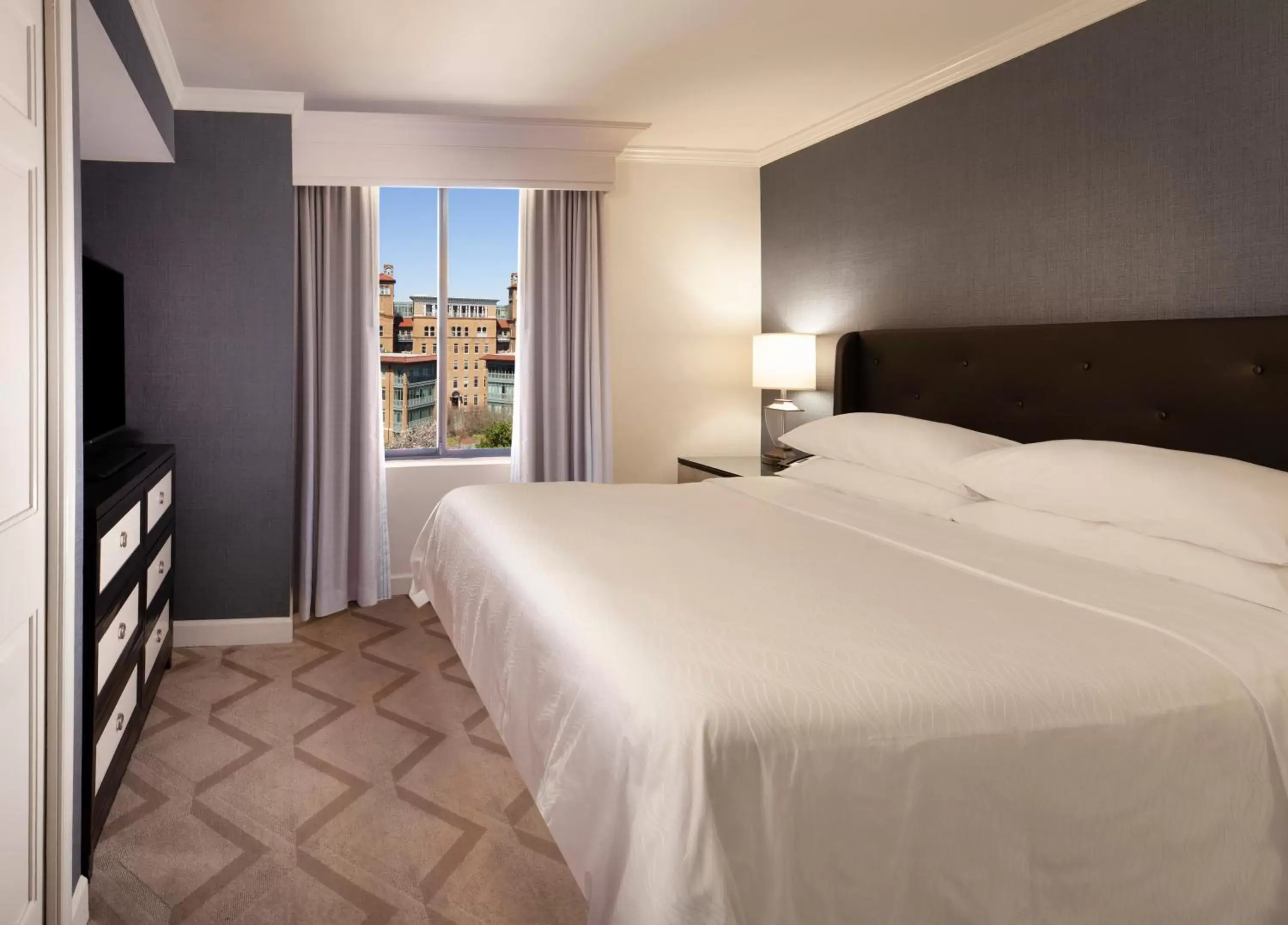 Bedroom, Bed in Melrose Georgetown Hotel Bedroom, Bed in Melrose Georgetown Hotel