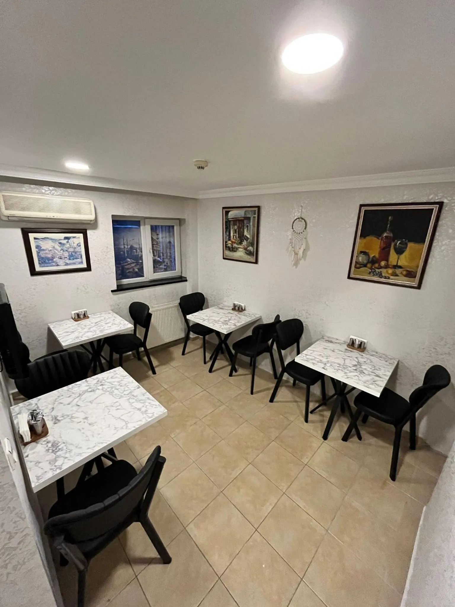 Restaurant/places to eat in Timeks Suite Sultanahmet