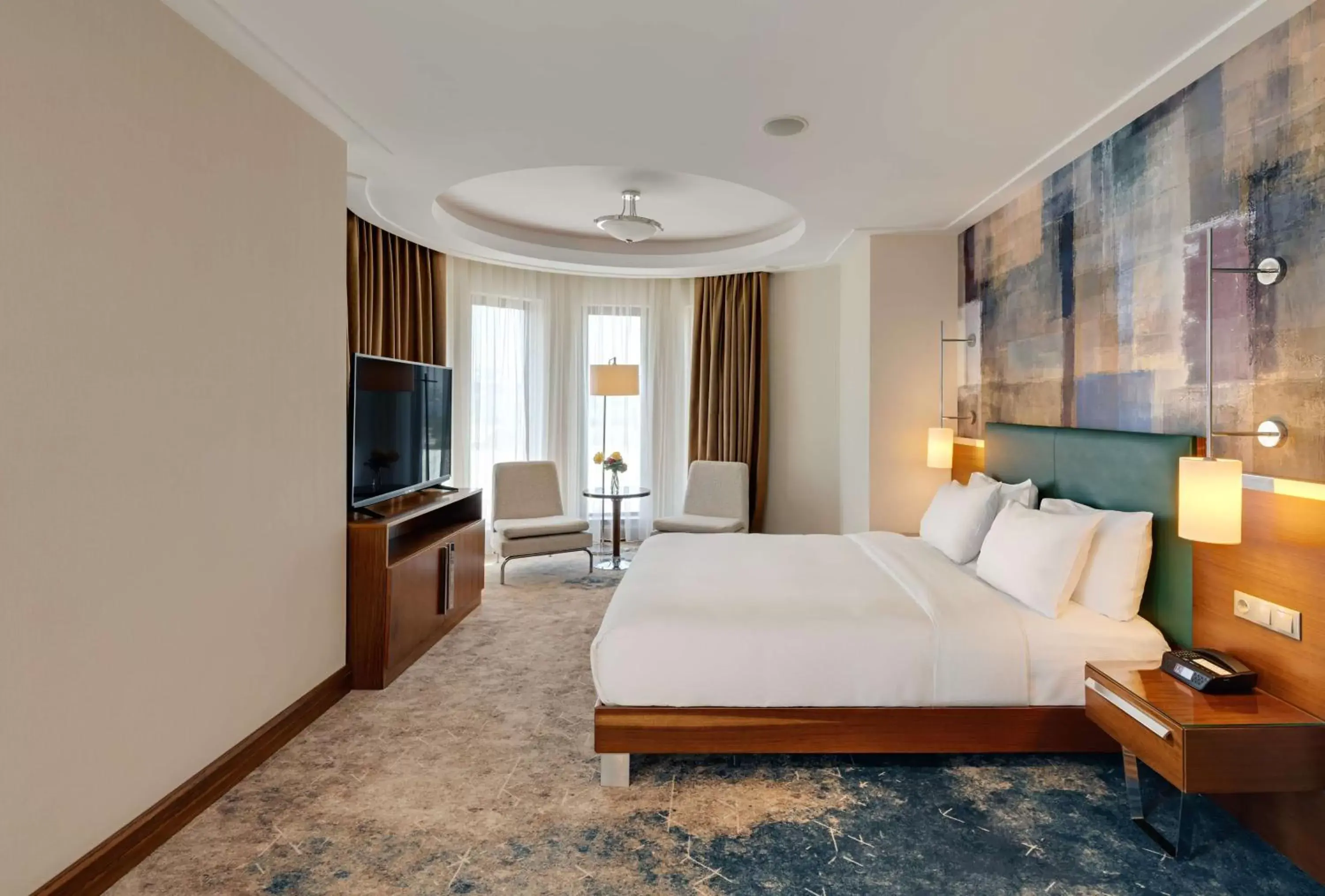 Corner Room with Lake View - single occupancy in Doubletree by Hilton Van Corner Room with Lake View - single occupancy in Doubletree by Hilton Van