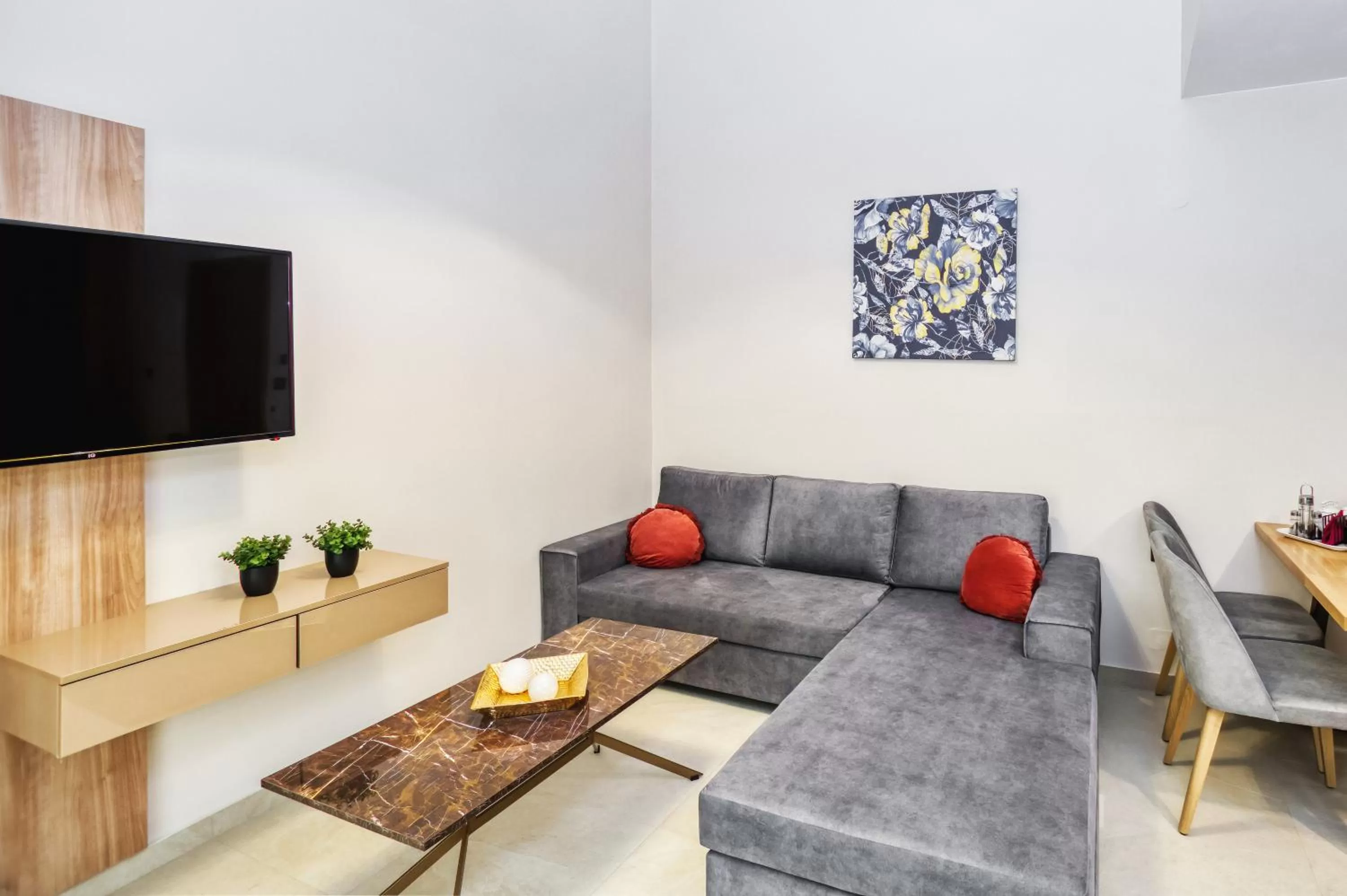 Seating area in Sapphire Horizon Suites