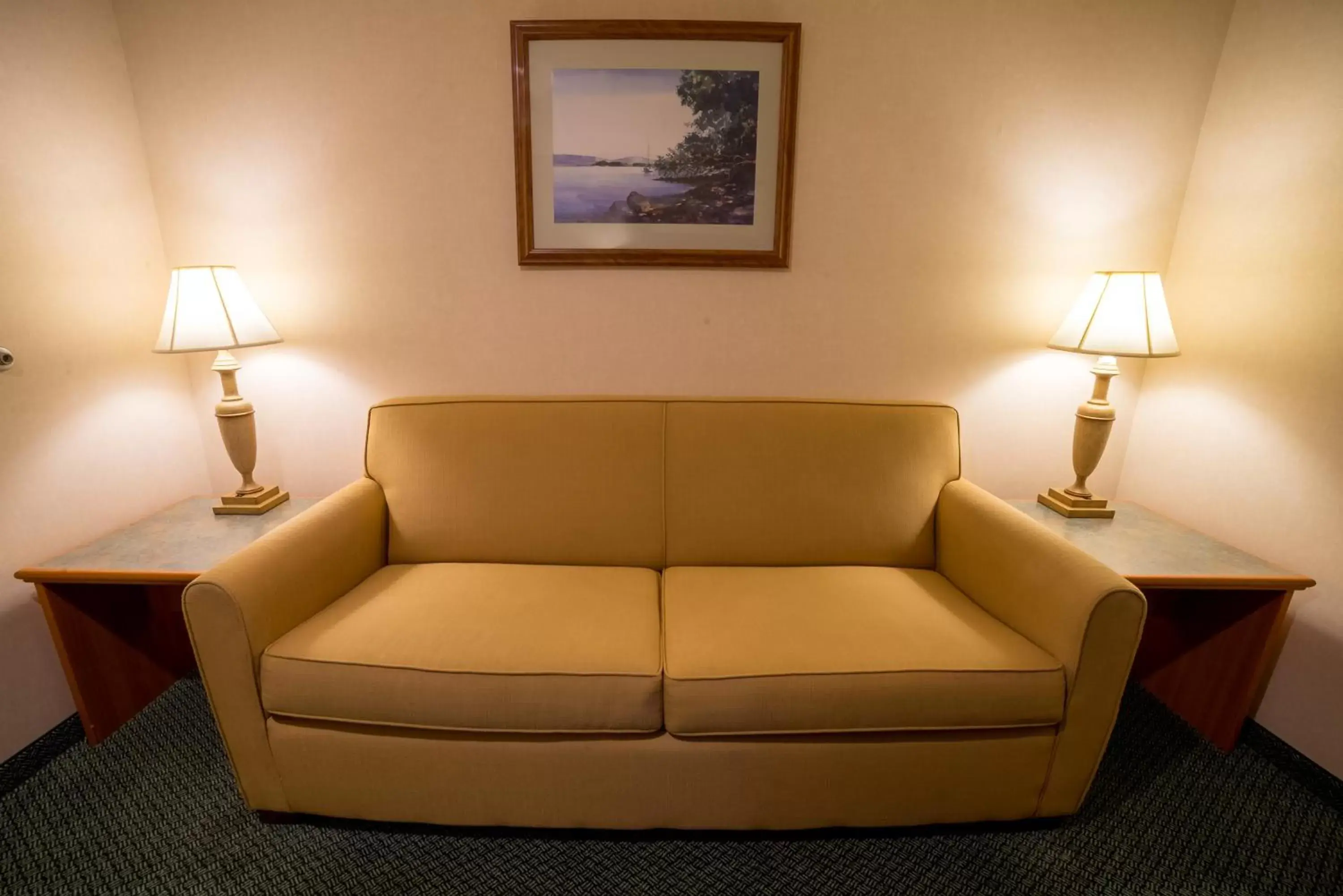 Living room, Seating Area in SureStay Plus by Best Western Enterprise