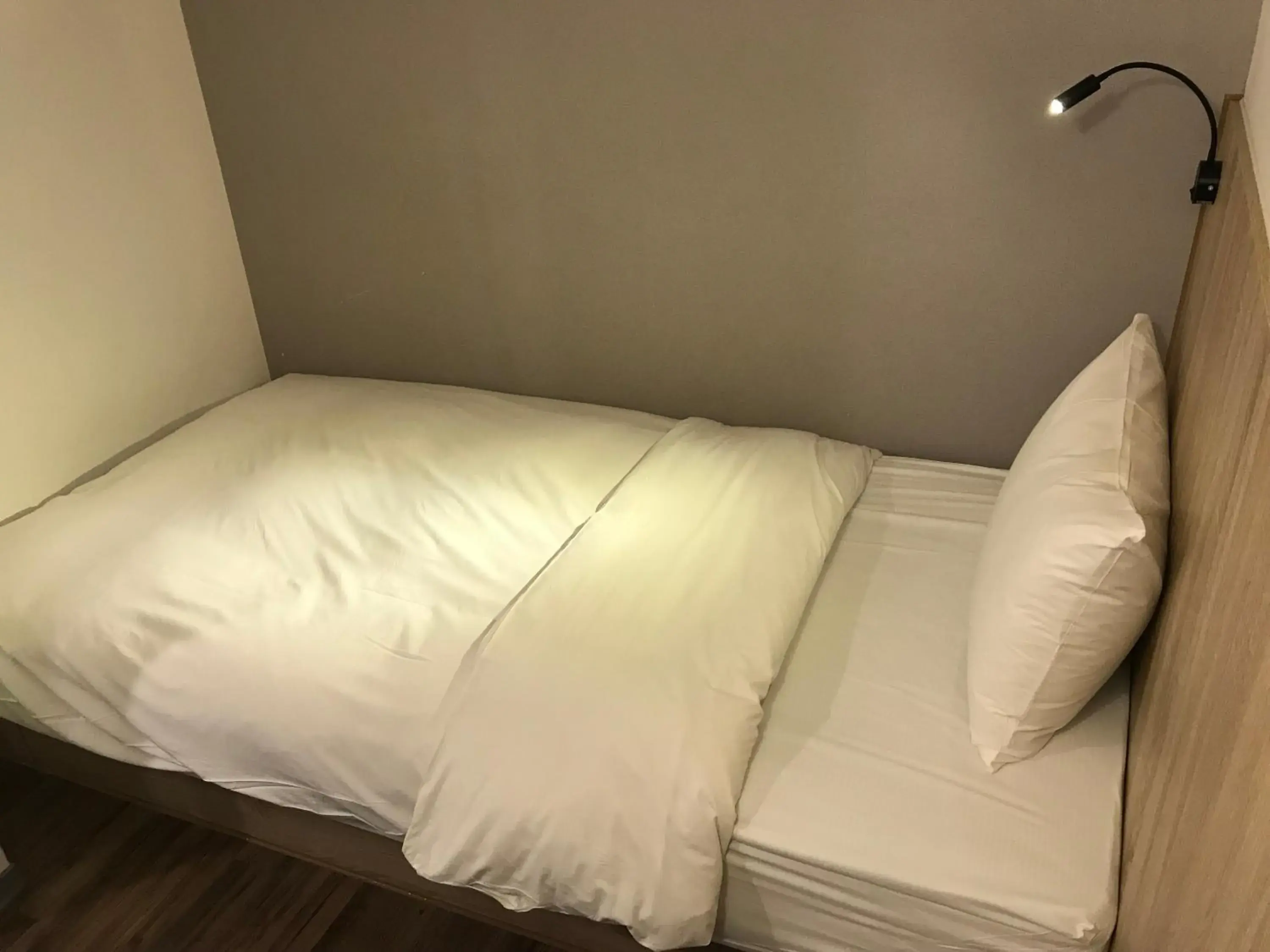 Bed in Single Inn - Kaohsiung Station