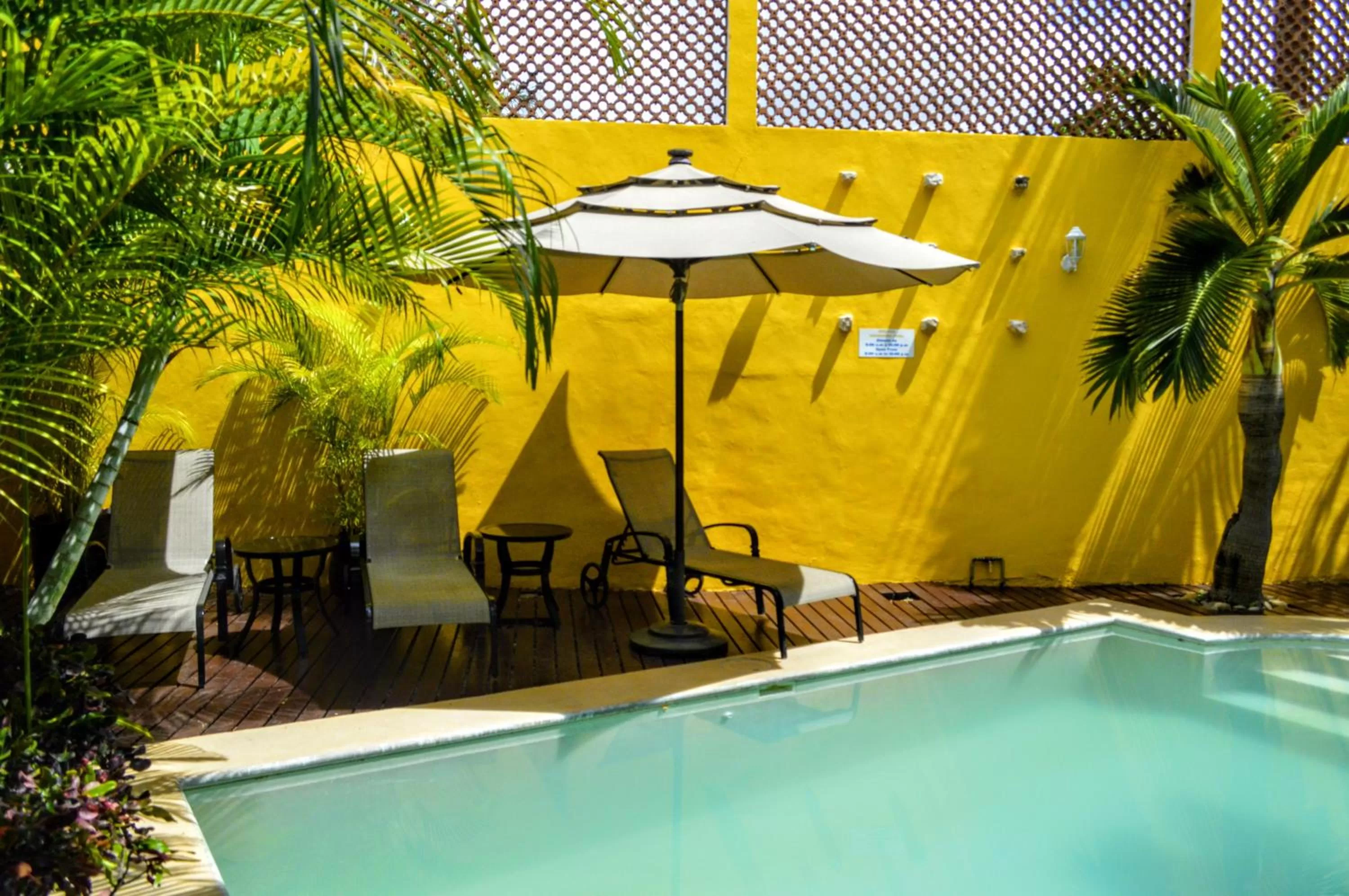 Swimming pool in Hotel Marionetas