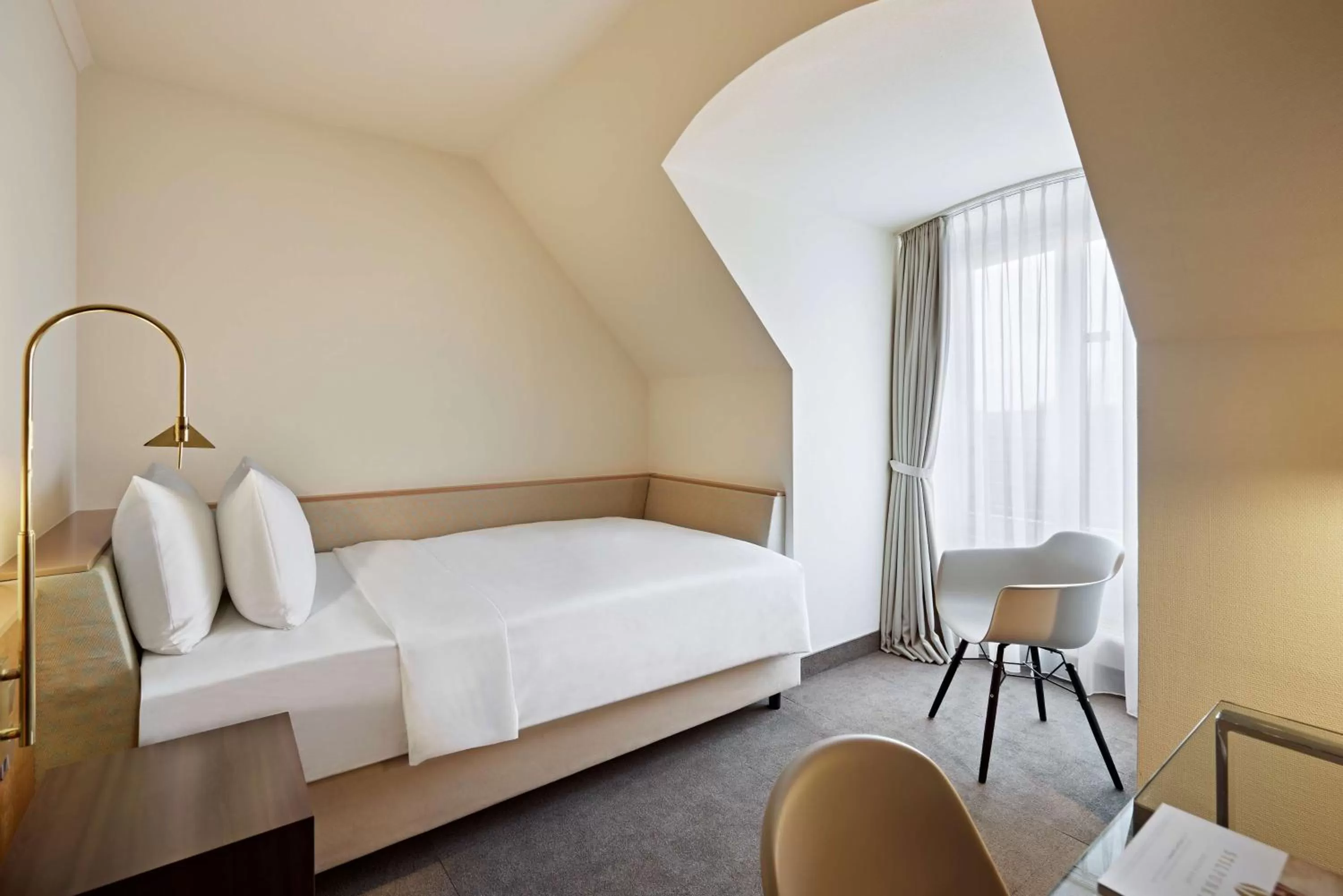 Bedroom, Bed in Lindner Hotel Dusseldorf Airport, part of JdV by Hyatt