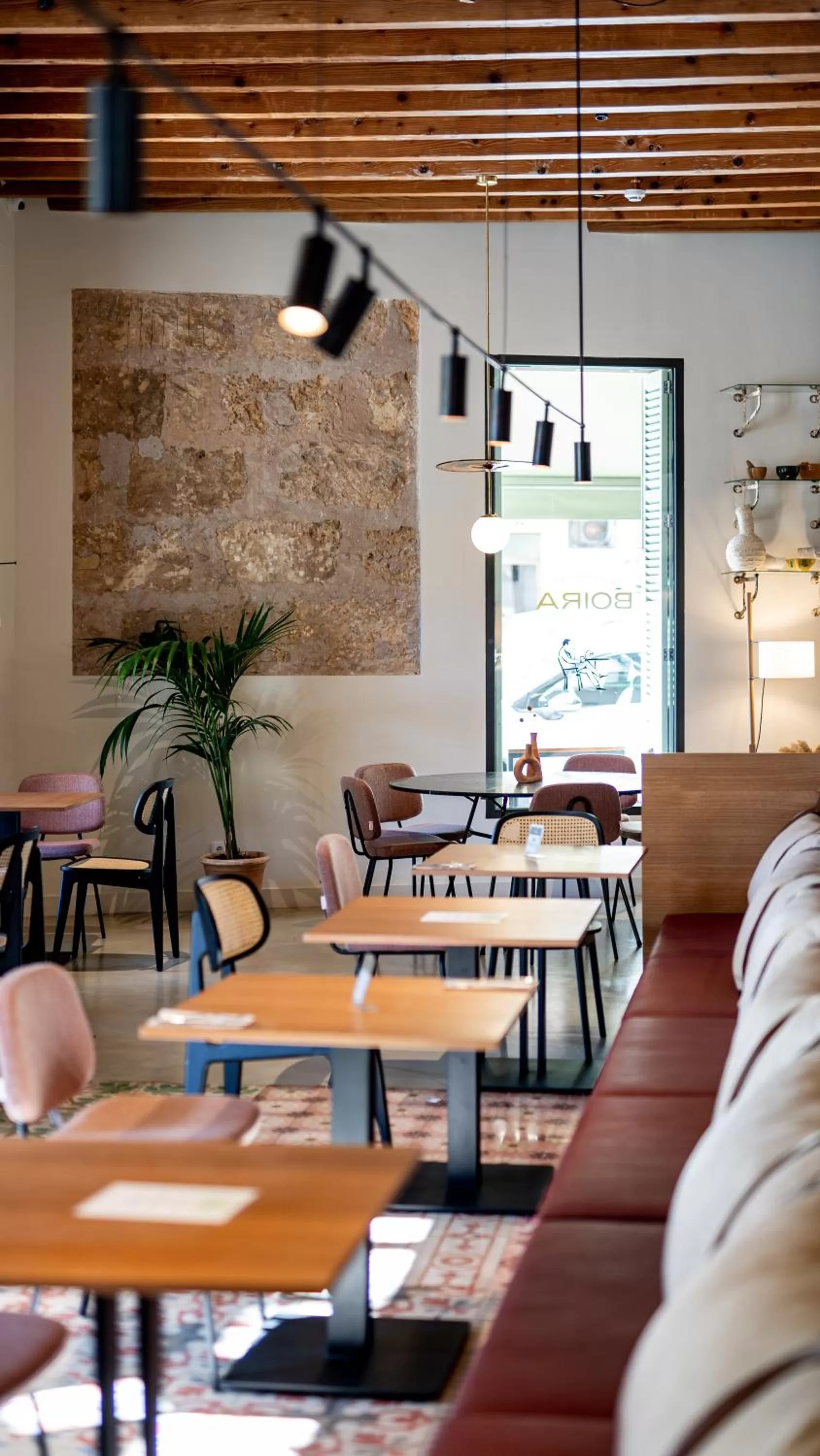 Restaurant/places to eat in Nou Baleares