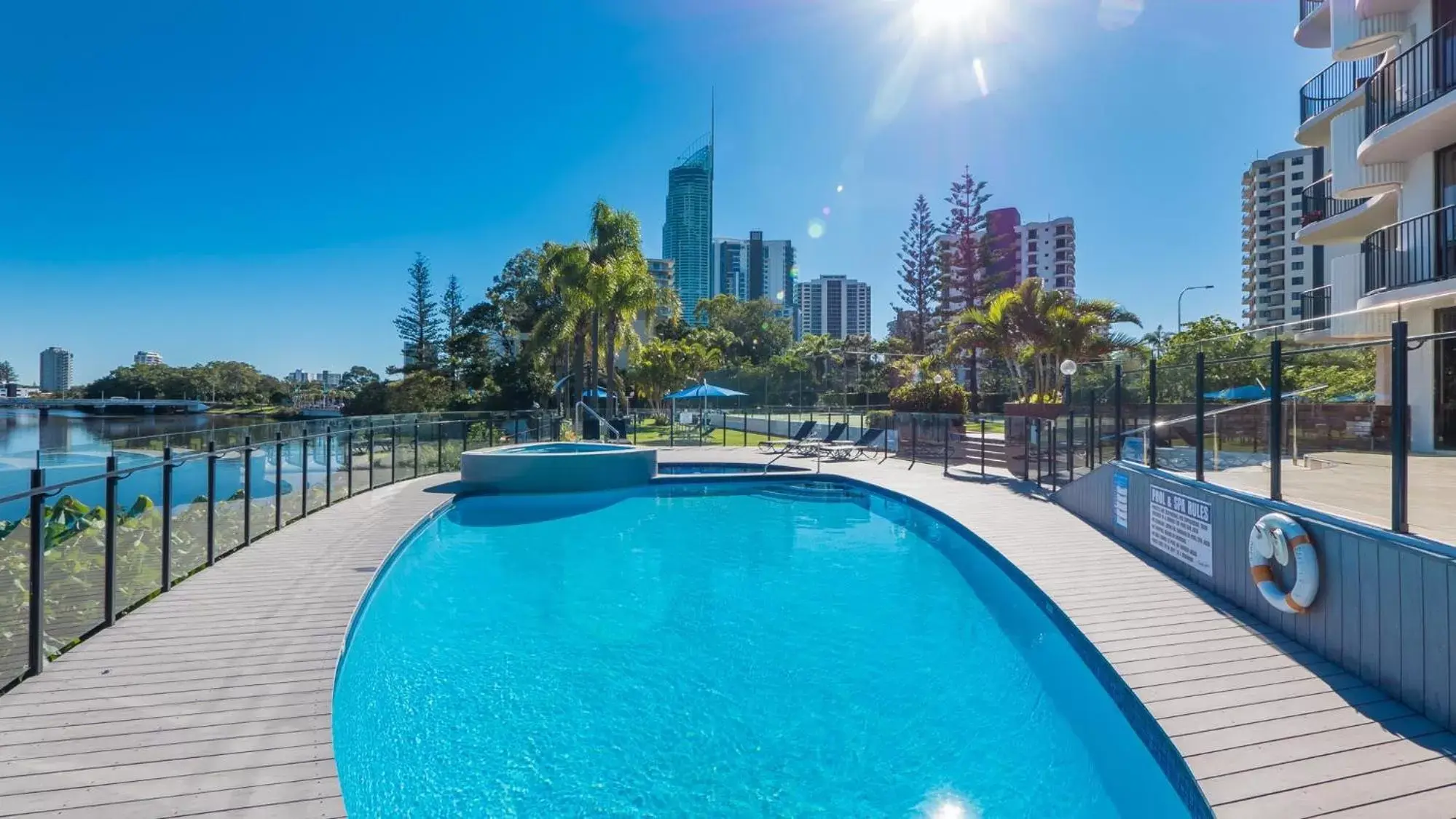 City view, Swimming Pool in Silverton Apartment Resort Surfers Paradise