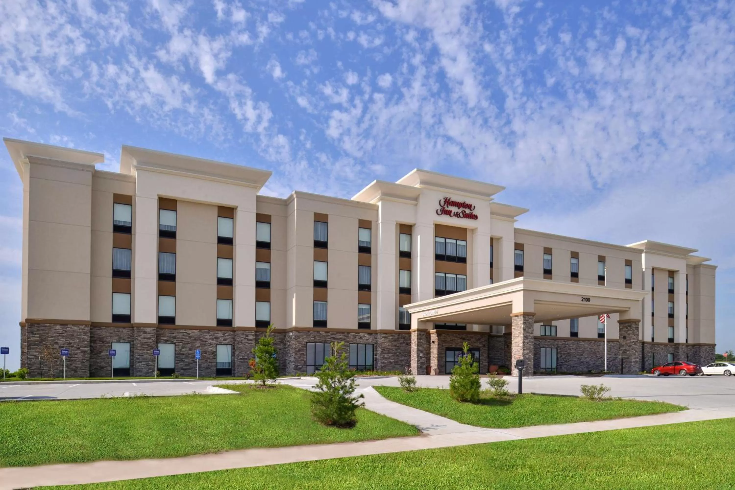 Property building in Hampton Inn and Suites Ames, IA