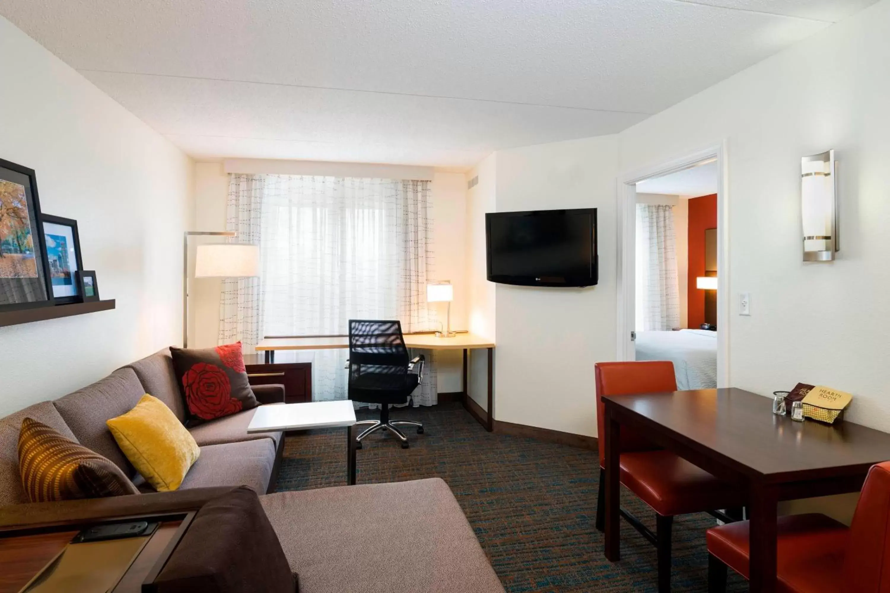 Living room, Seating Area in Residence Inn Boston Framingham